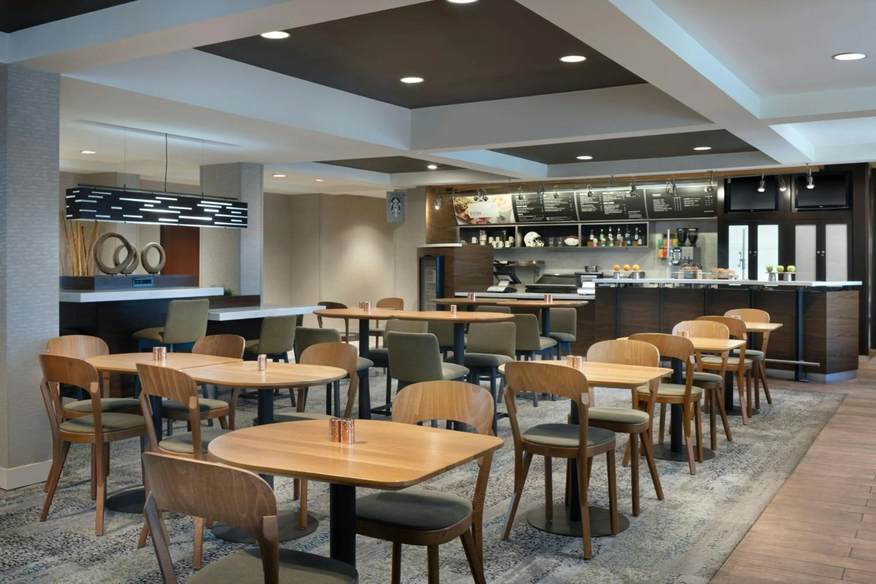Restaurant/places to eat in Courtyard by Marriott Springfield Airport
