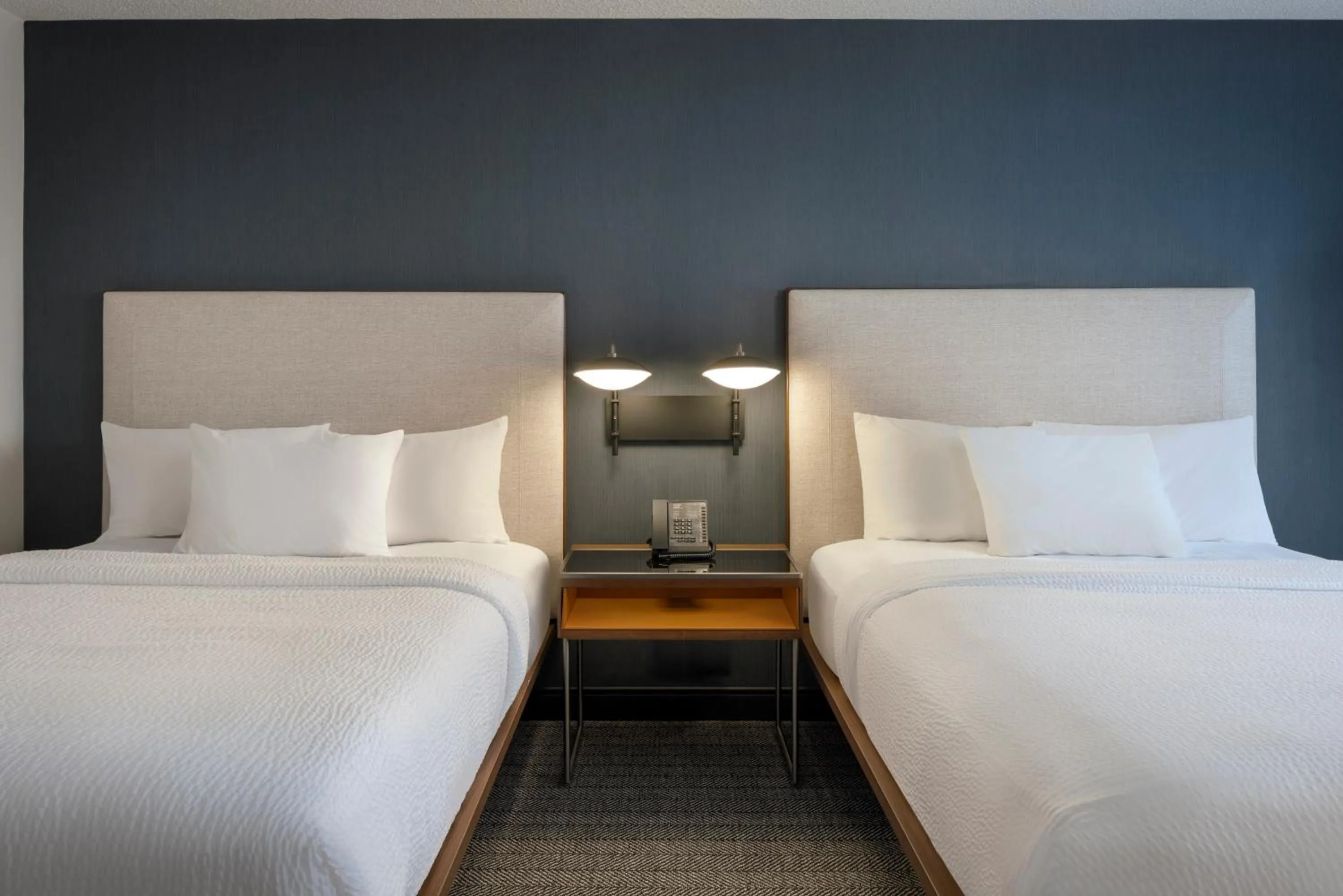 Bed in Courtyard by Marriott Springfield Airport