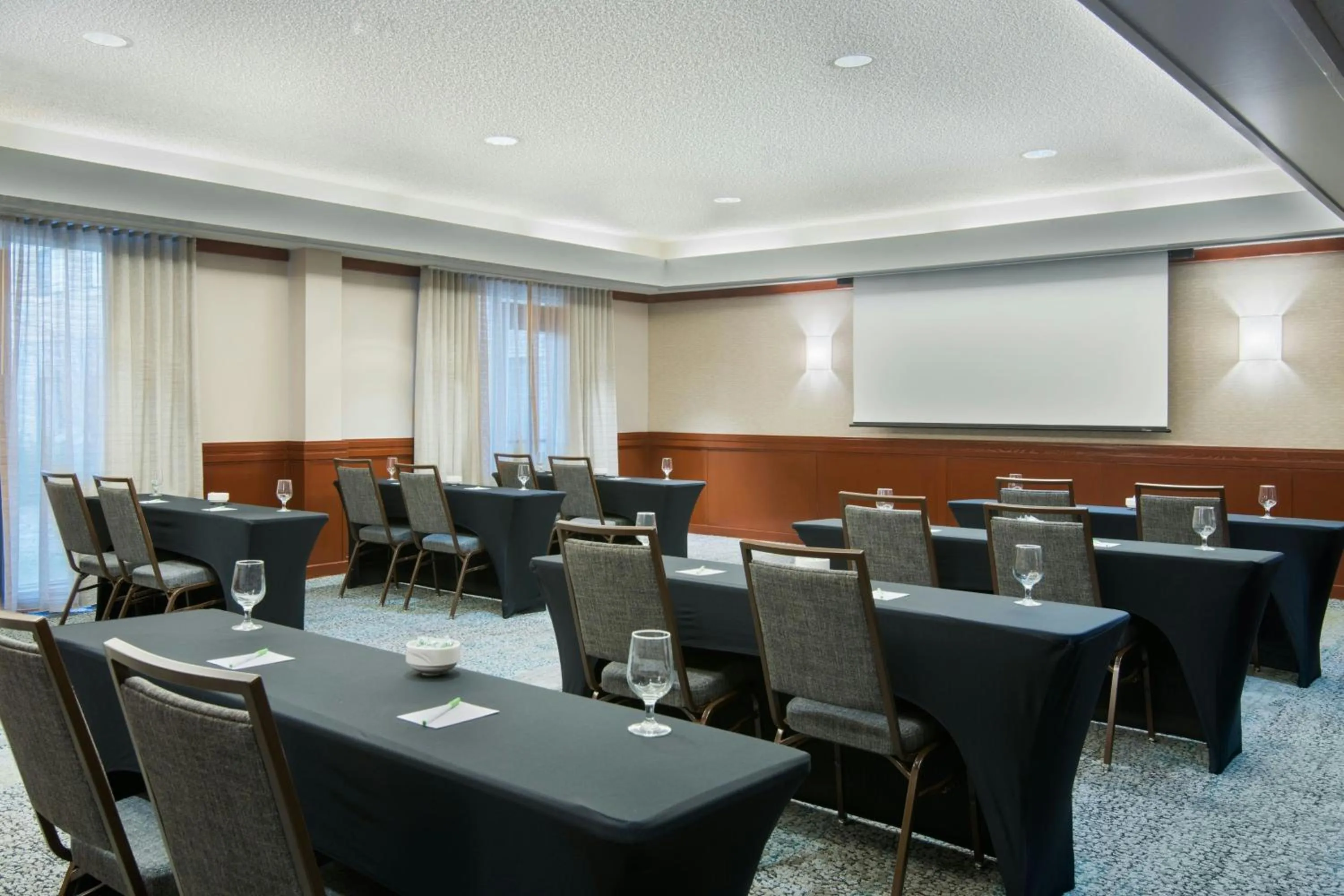 Meeting/conference room in Courtyard by Marriott Springfield Airport