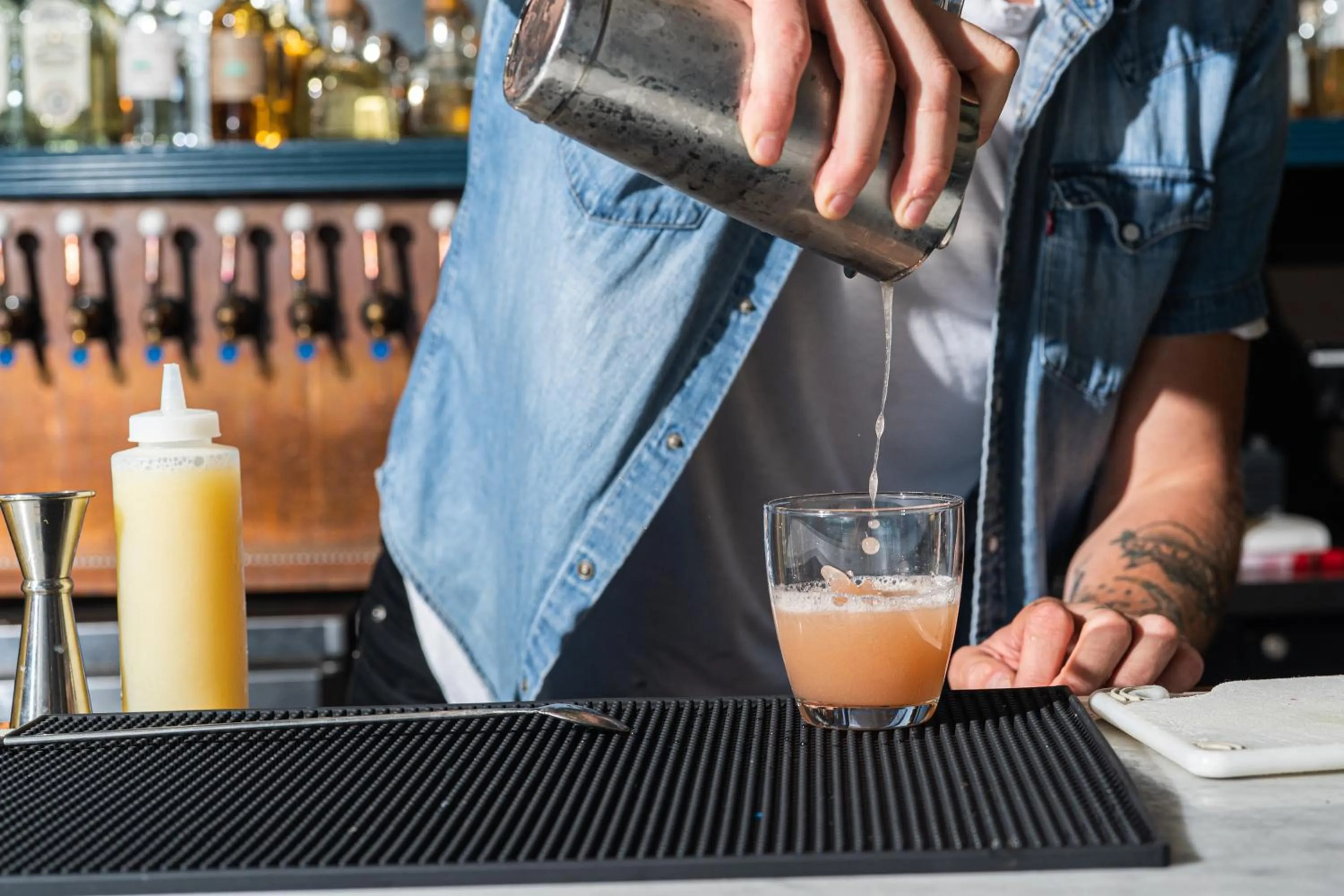 Nightclub / DJ in Sentinel Hotel