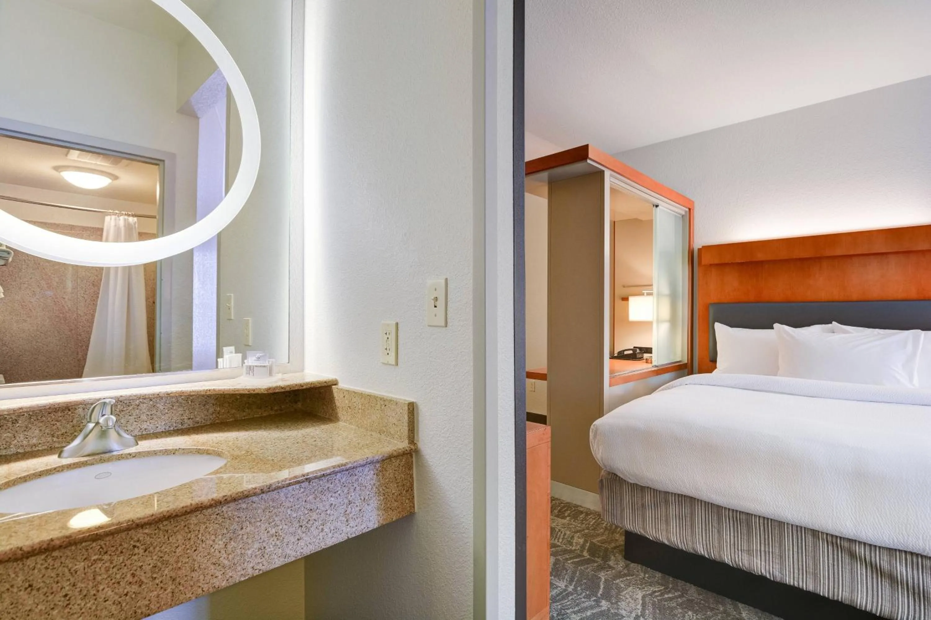 Photo of the whole room, Bed in SpringHill Suites Shreveport-Bossier City/Louisiana Downs