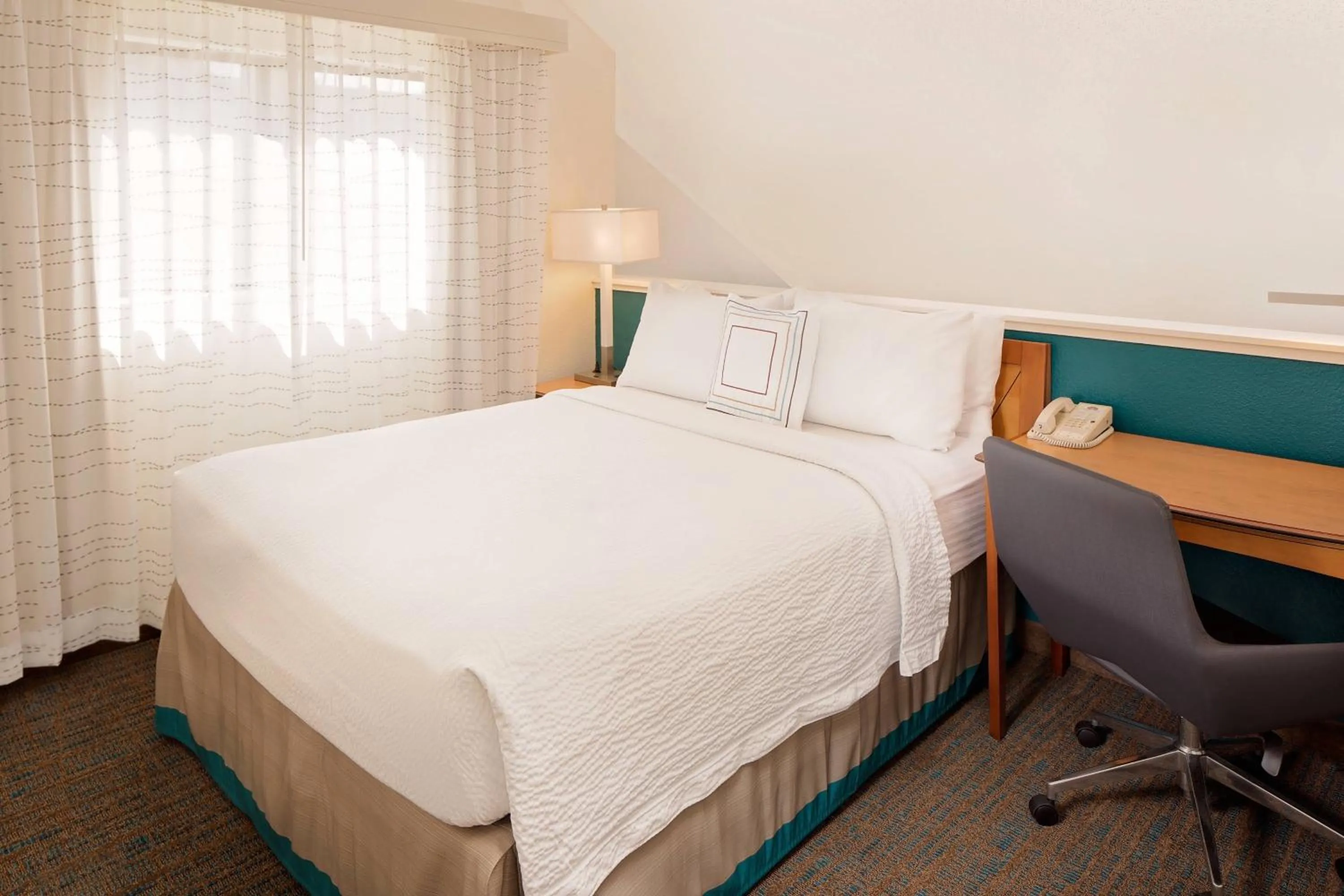 Photo of the whole room, Bed in Residence Inn San Jose Campbell