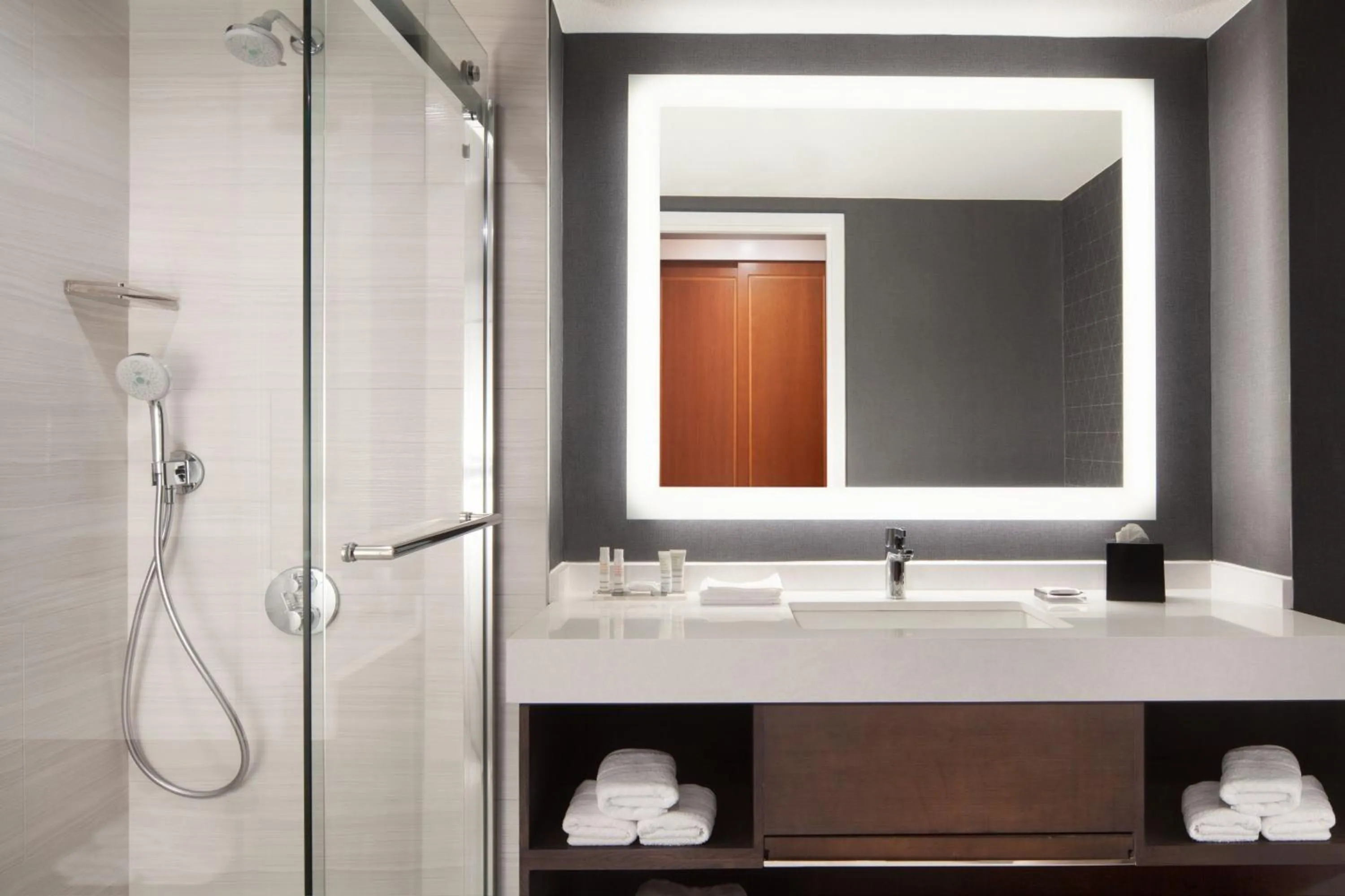 Bathroom in Fremont Marriott Silicon Valley