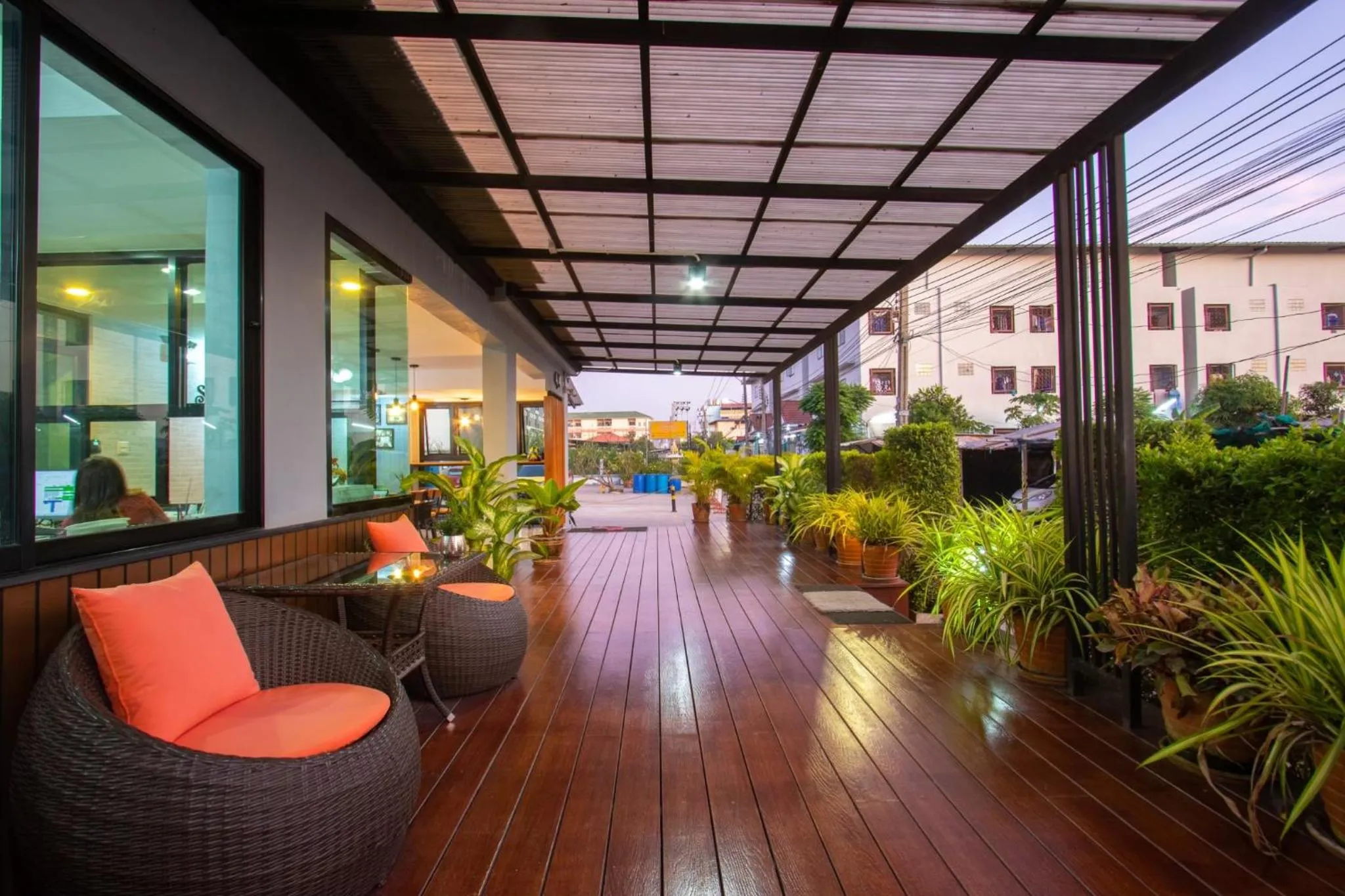 Salinsiri at Lat Krabang