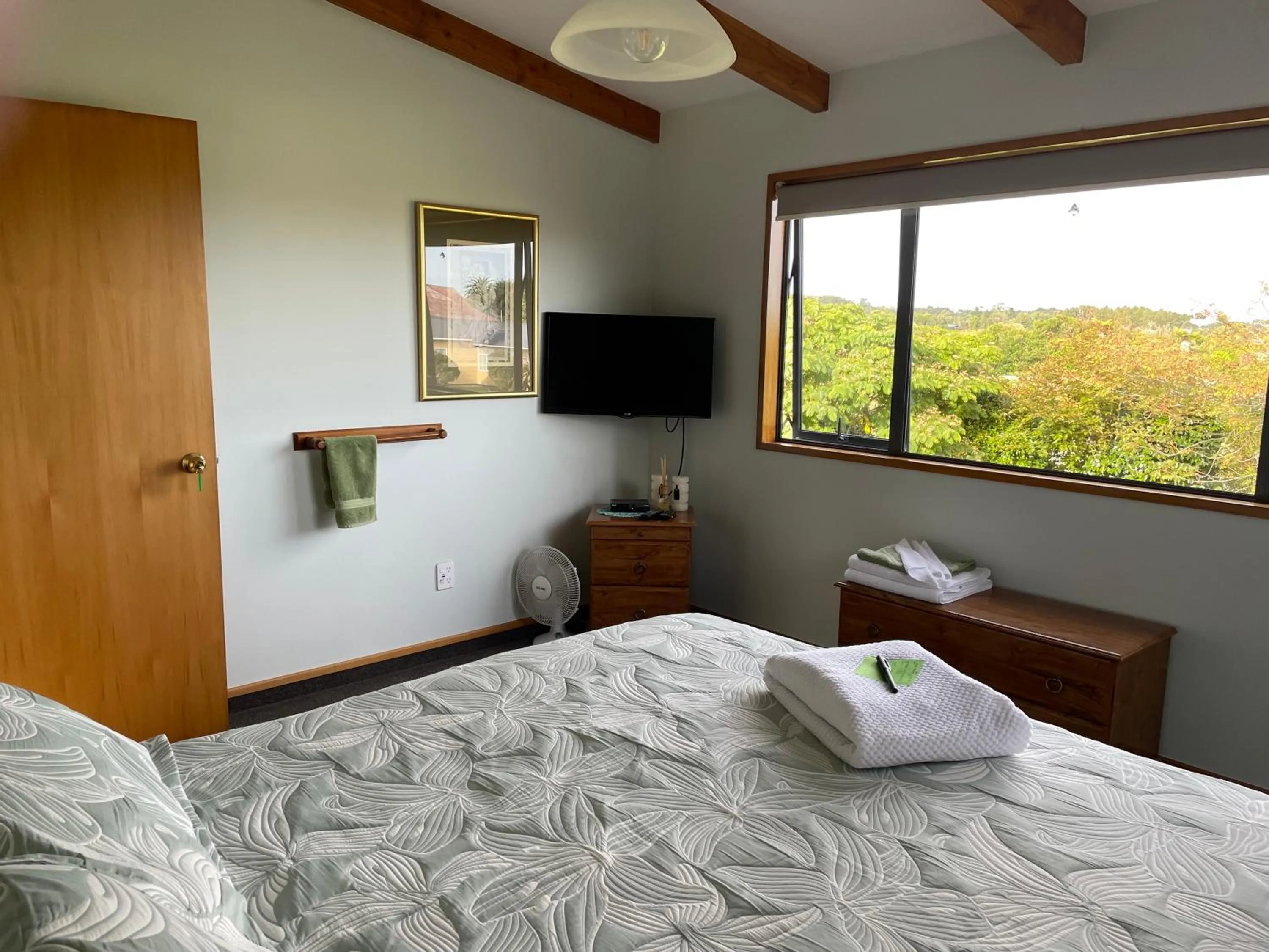 TV and multimedia, Bed in Amberlea B&B