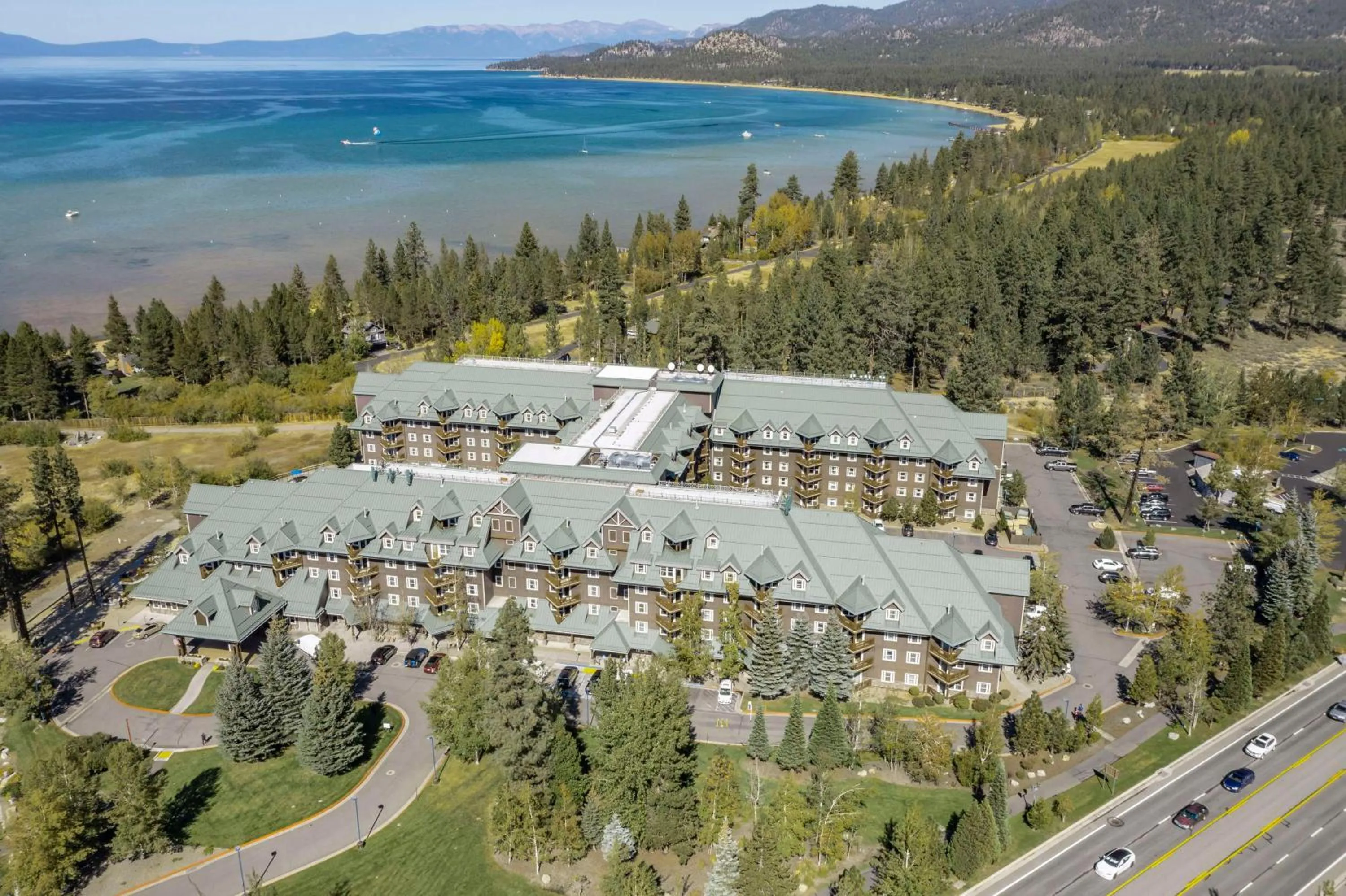 Property building in Hilton Vacation Club Lake Tahoe Resort South