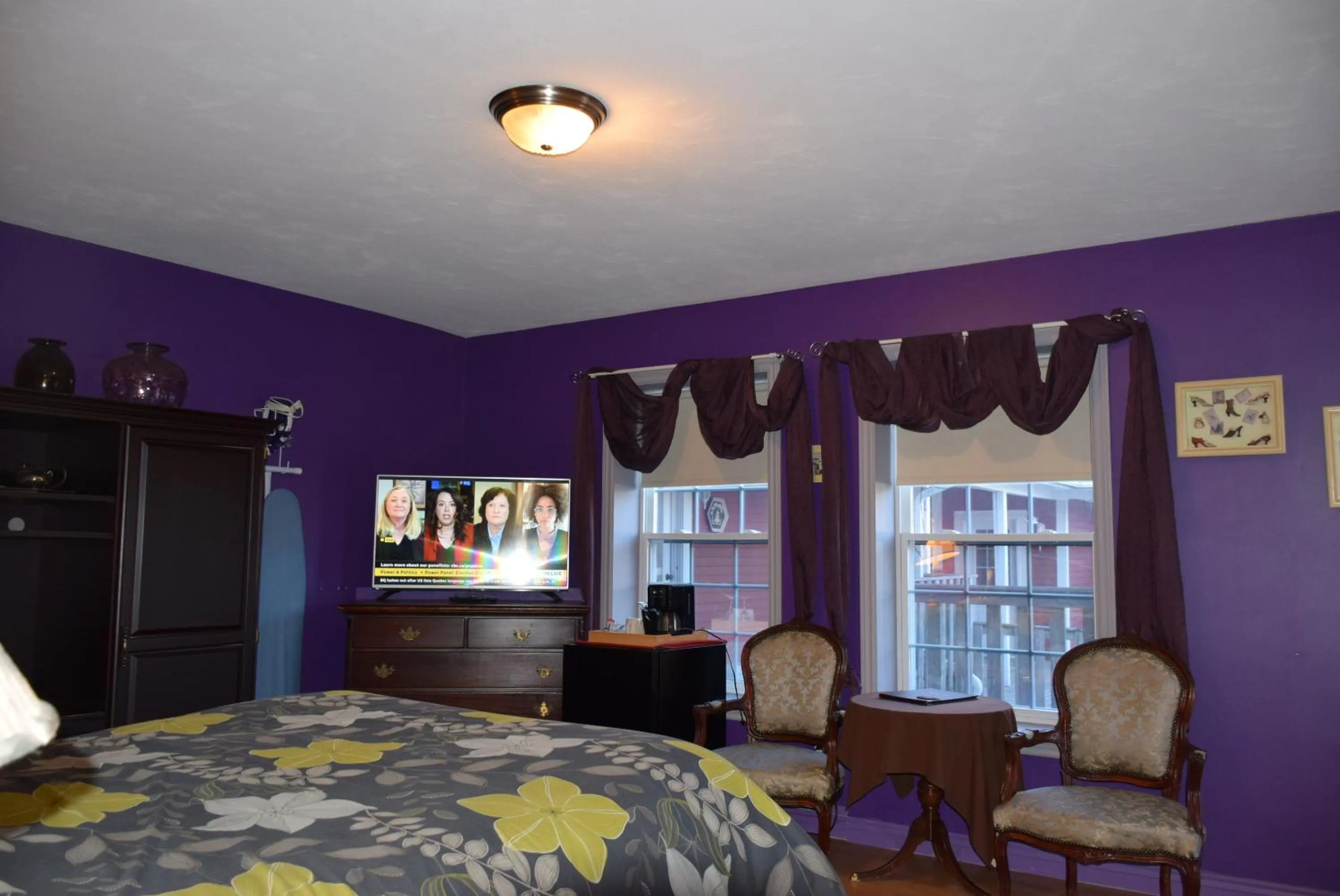 Bedroom, Bed in Auberge Wild Rose Inn