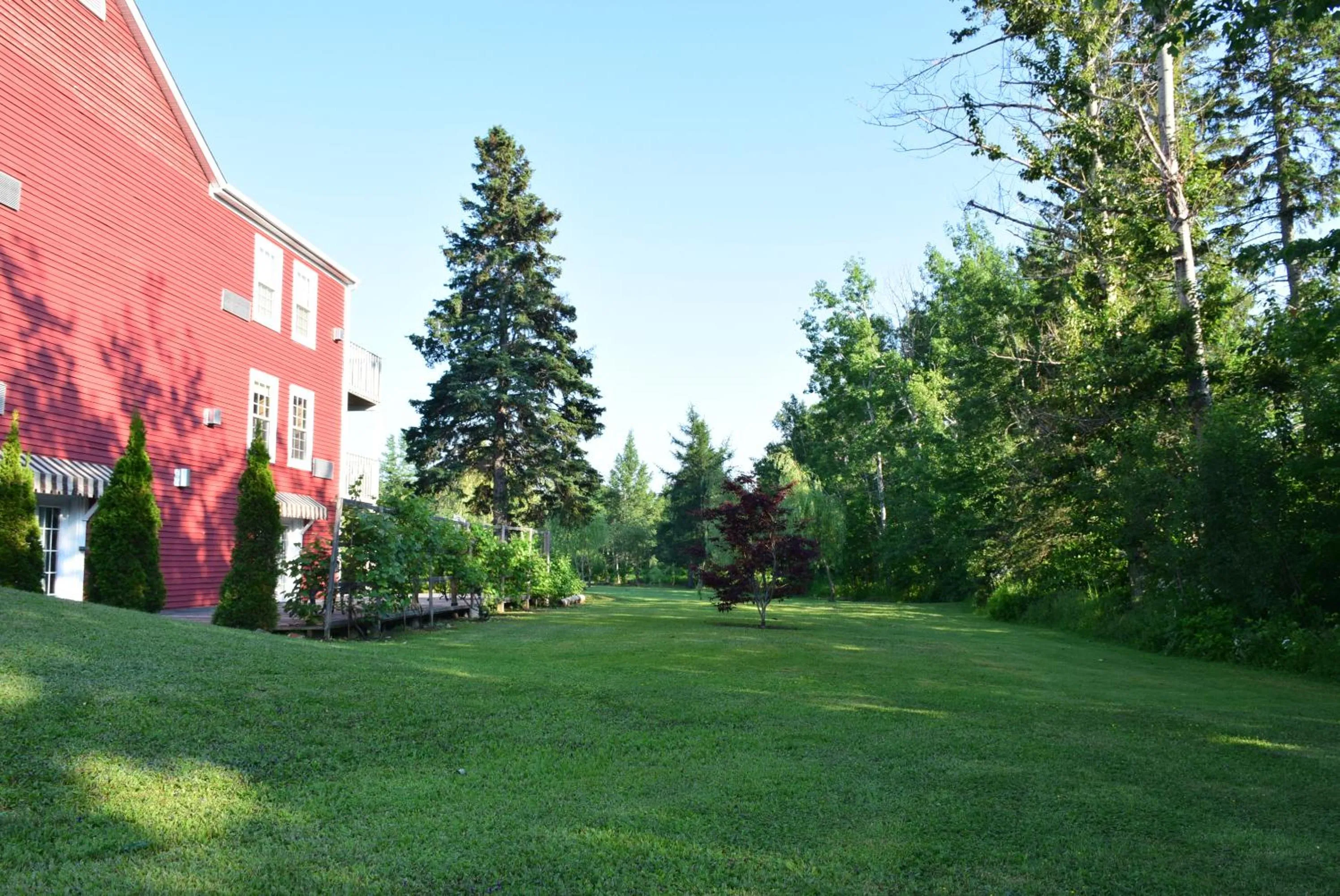 Property building in Auberge Wild Rose Inn