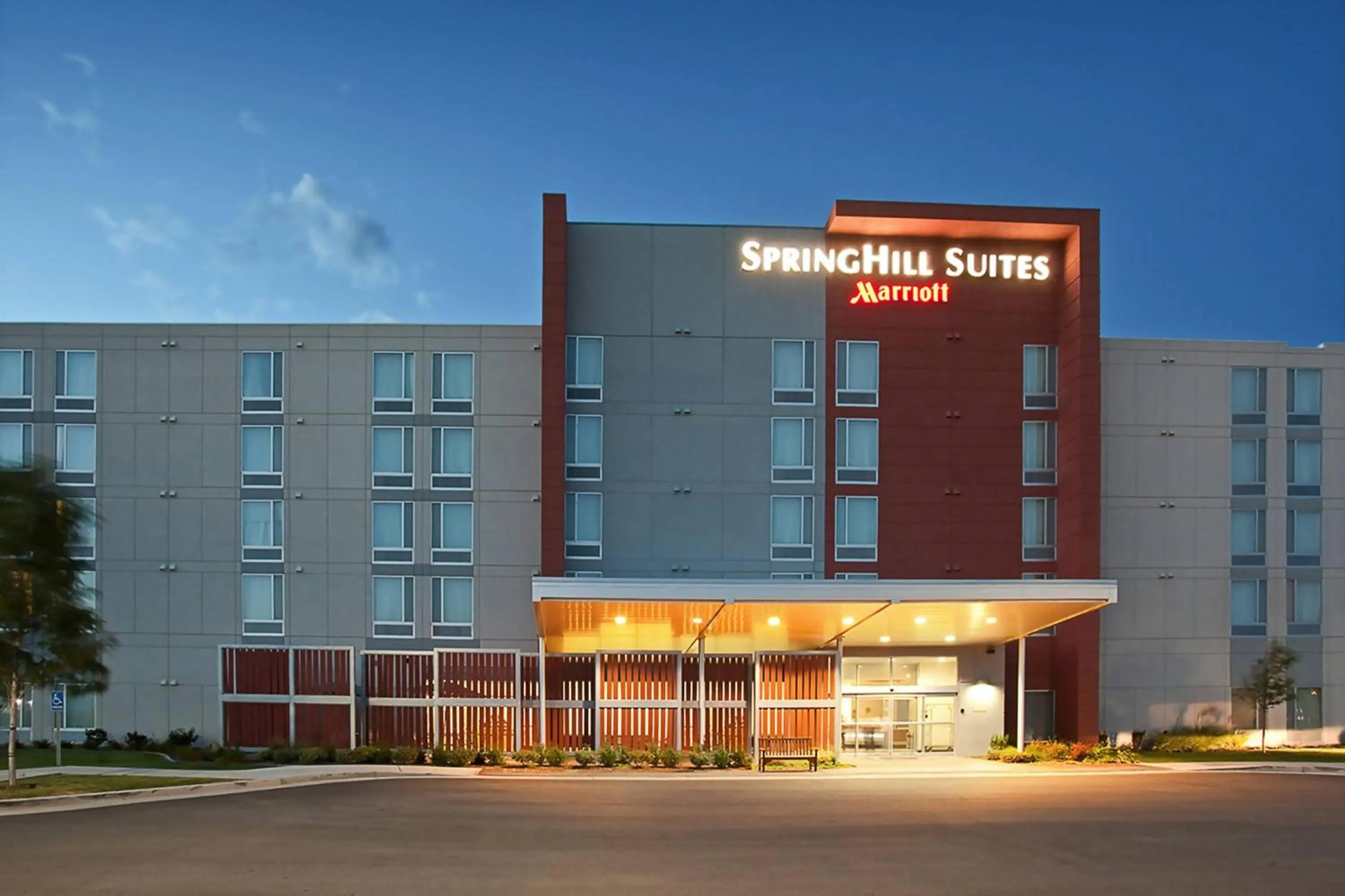 Property building in SpringHill Suites by Marriott Salt Lake City Airport