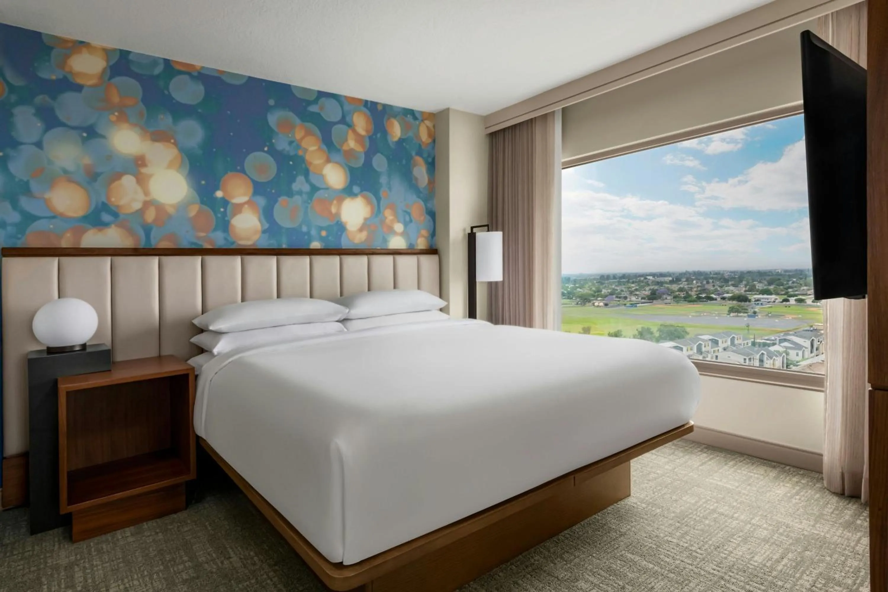 Bedroom, Bed in Anaheim Marriott Suites