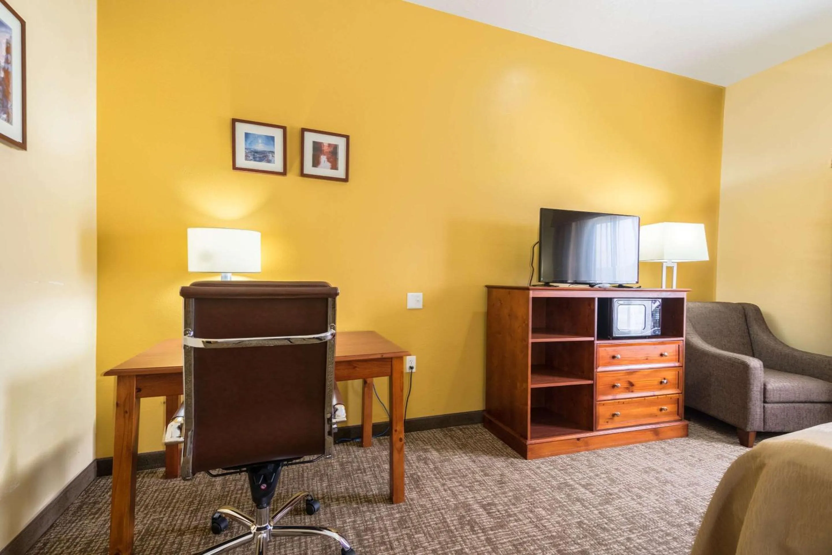 Photo of the whole room in Comfort Inn & Suites Cedar City South