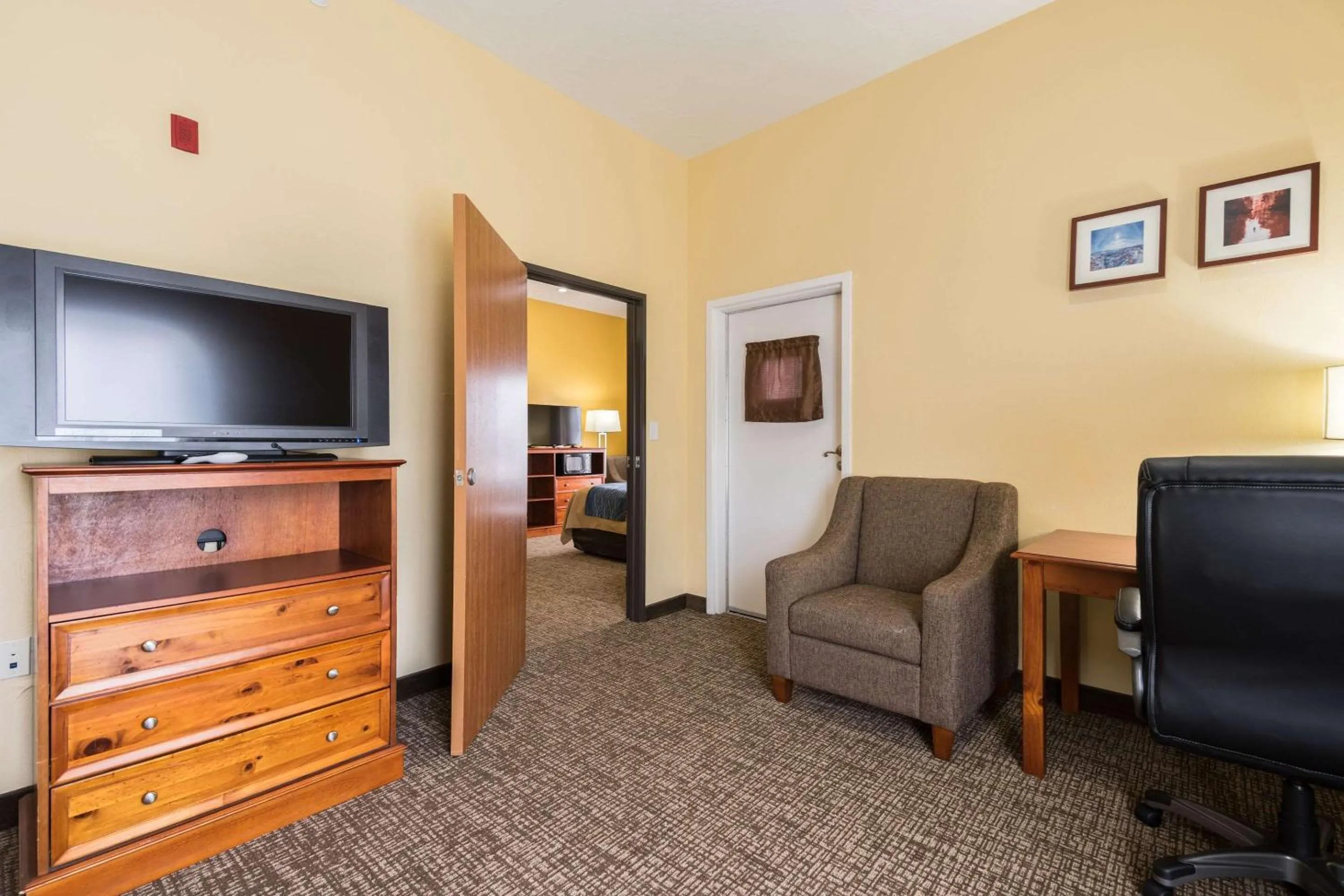 Photo of the whole room in Comfort Inn & Suites Cedar City South