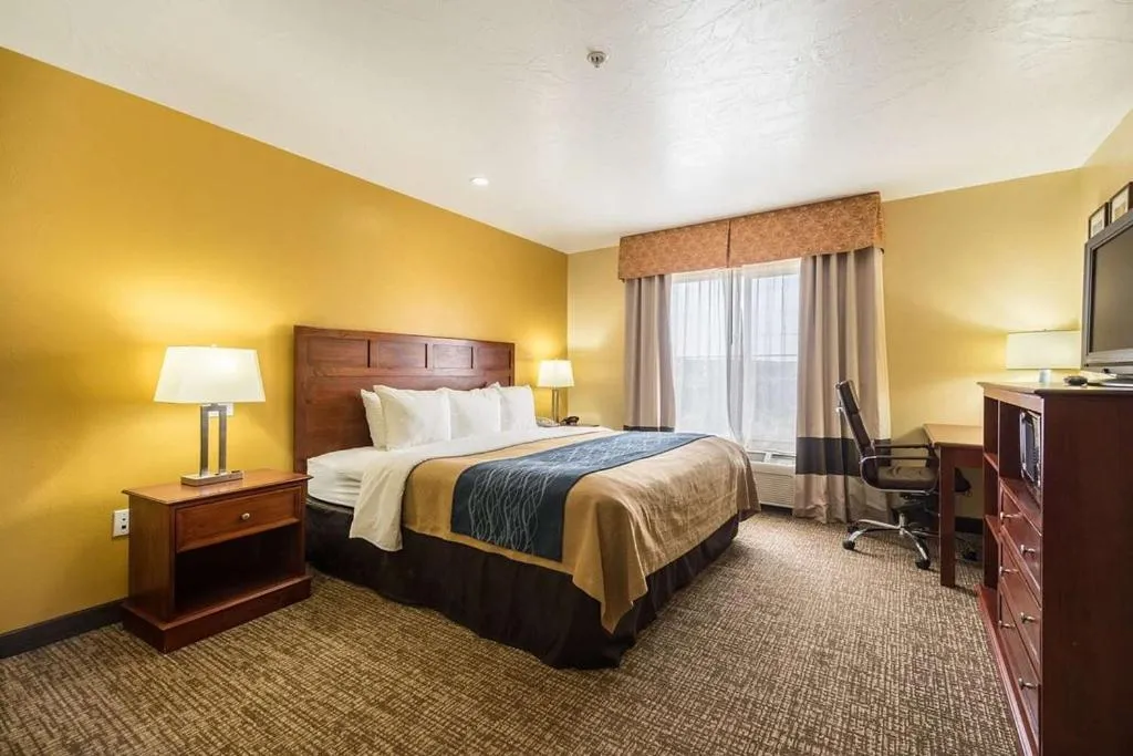 Bed in Comfort Inn & Suites Cedar City South