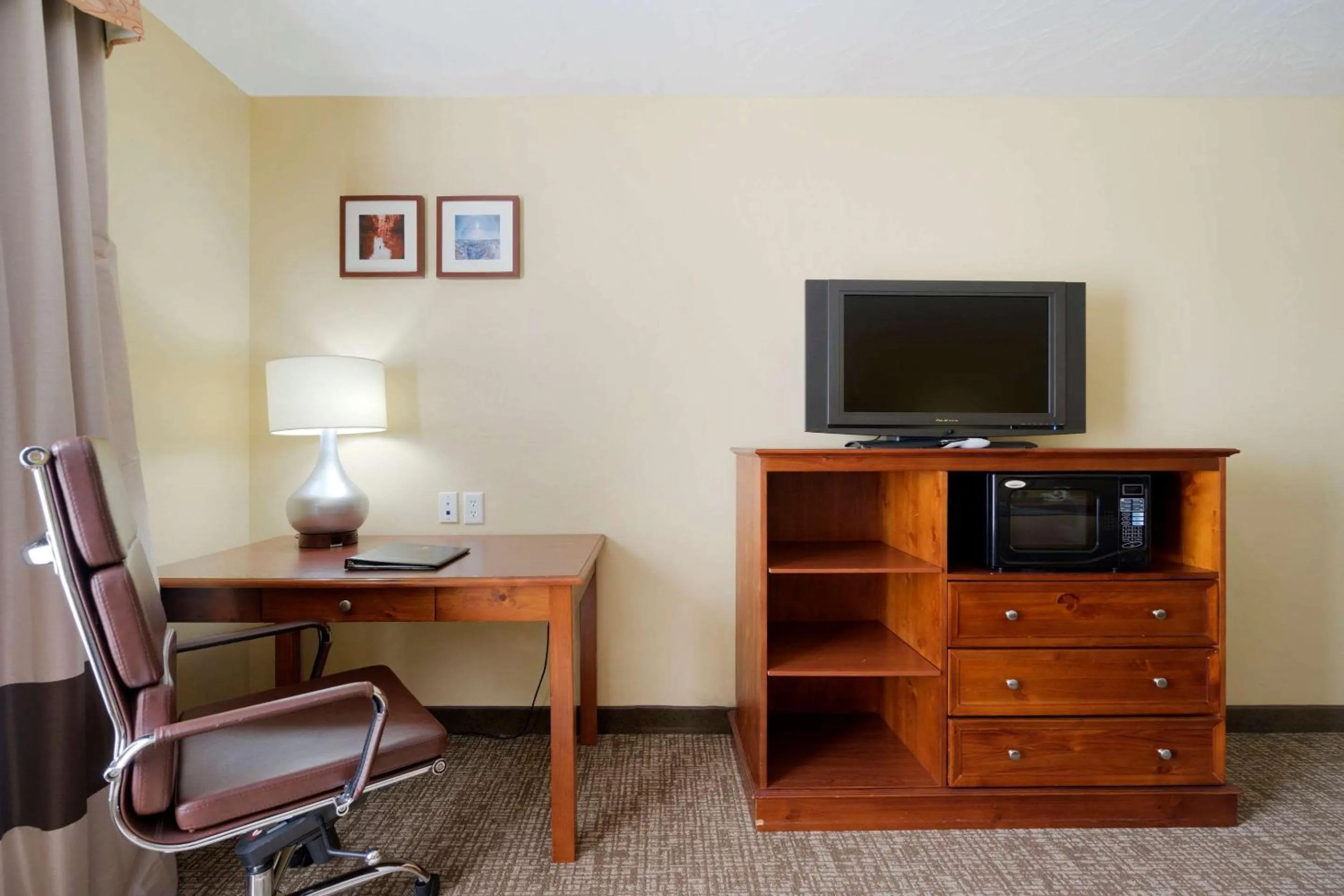 Photo of the whole room in Comfort Inn & Suites Cedar City South