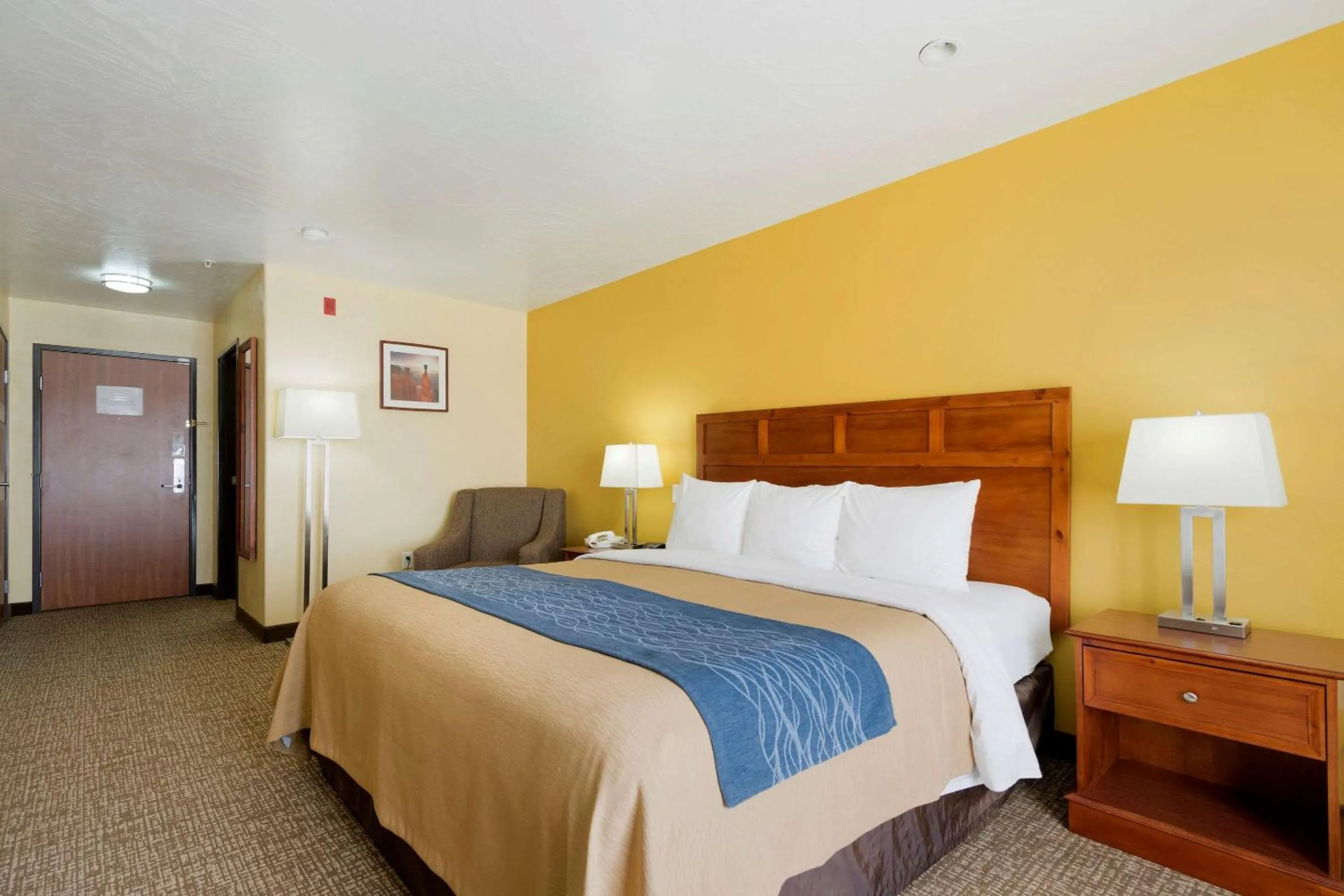 Photo of the whole room, Bed in Comfort Inn & Suites Cedar City South
