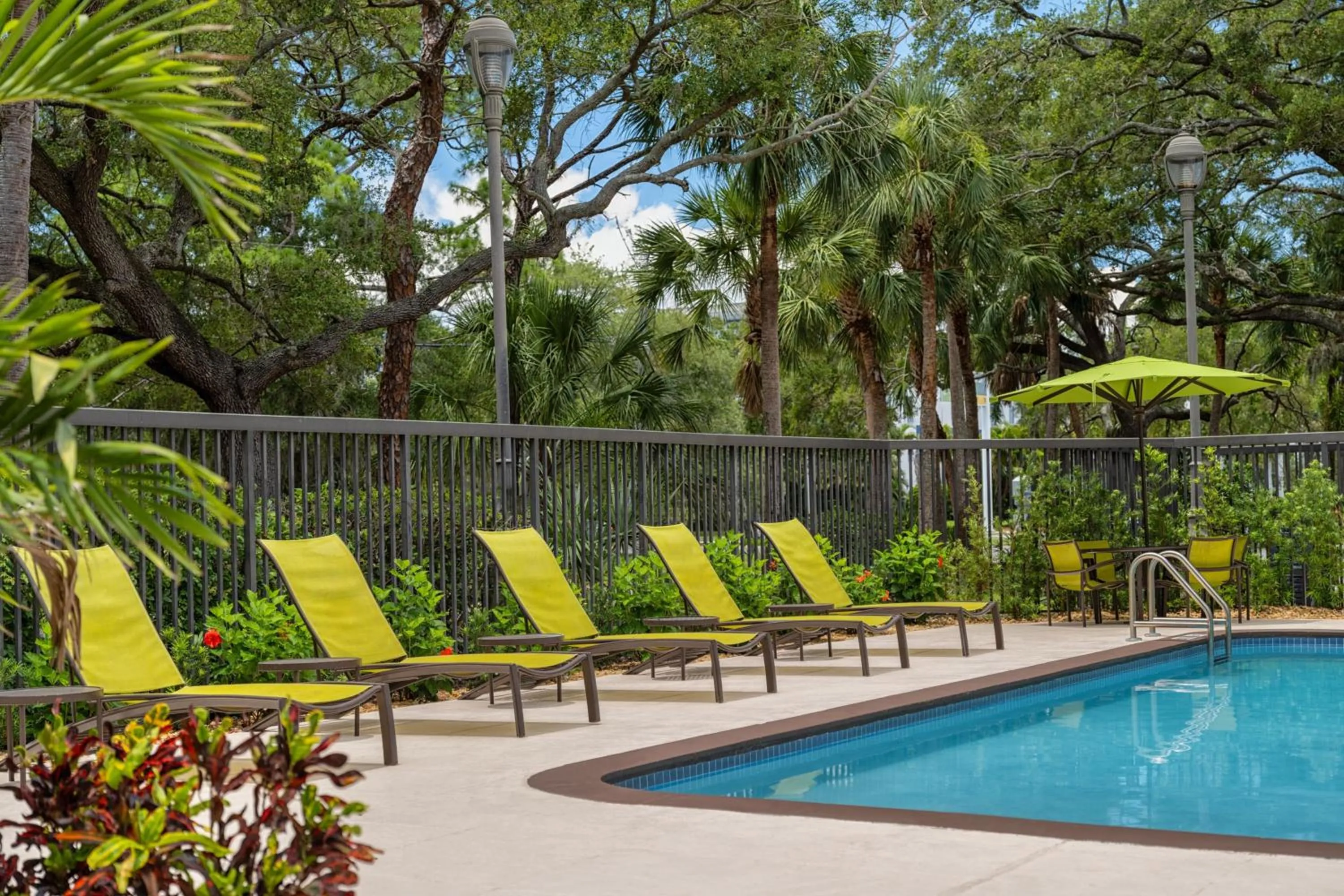 Swimming pool in SpringHill Suites Sarasota Bradenton