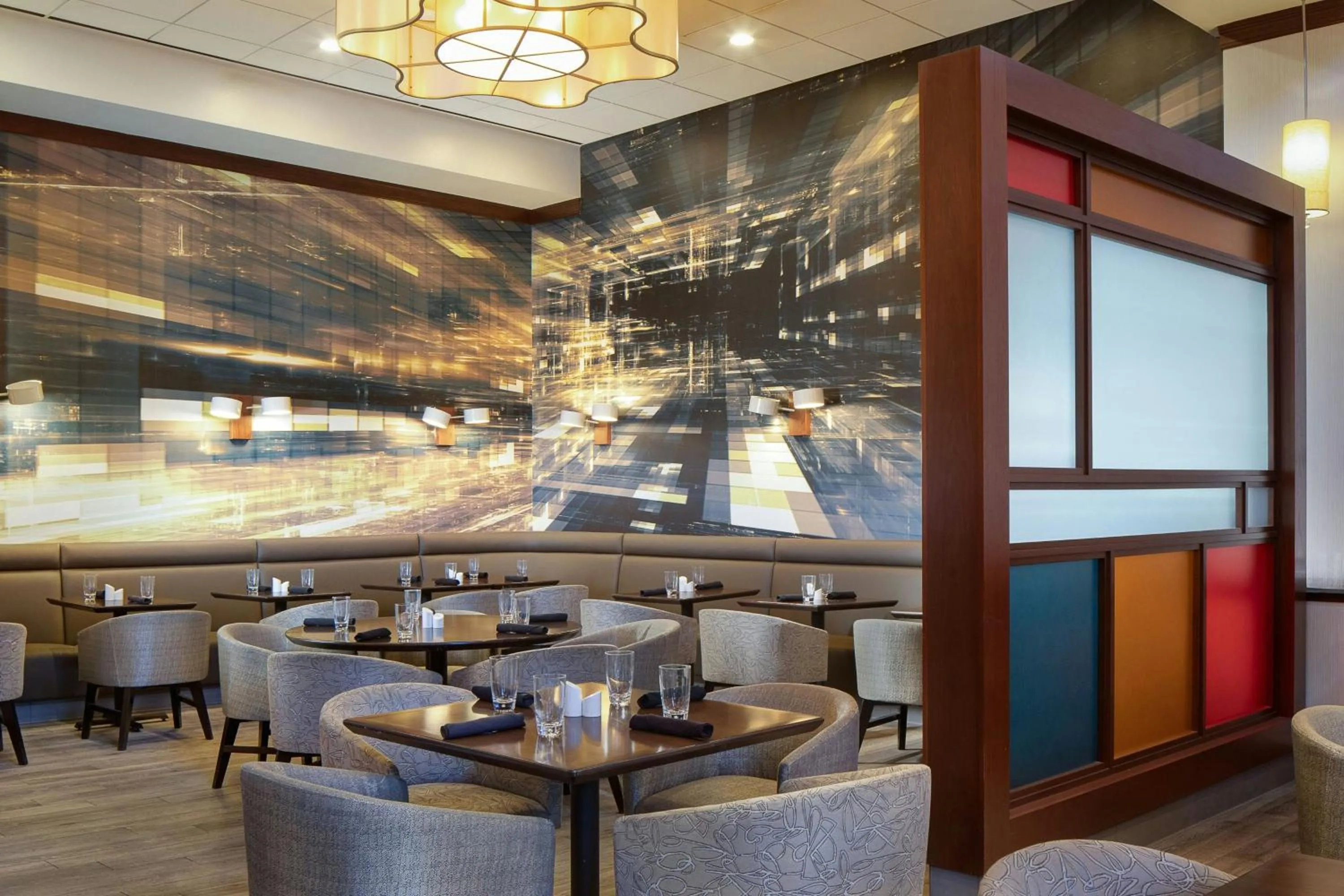 Restaurant/places to eat in Marriott St. Louis West