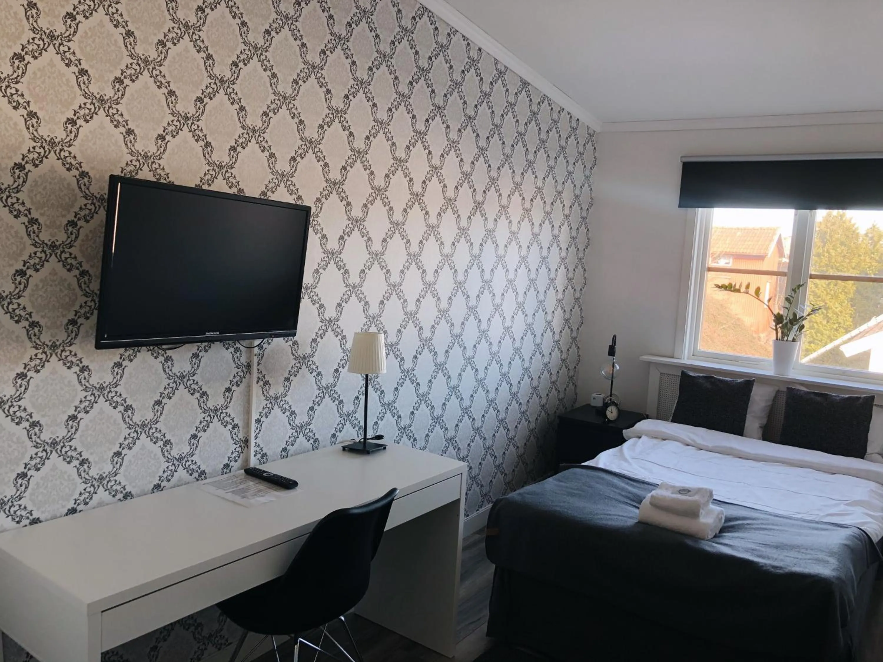 Property building, Bed in Spirans Rum och Logi