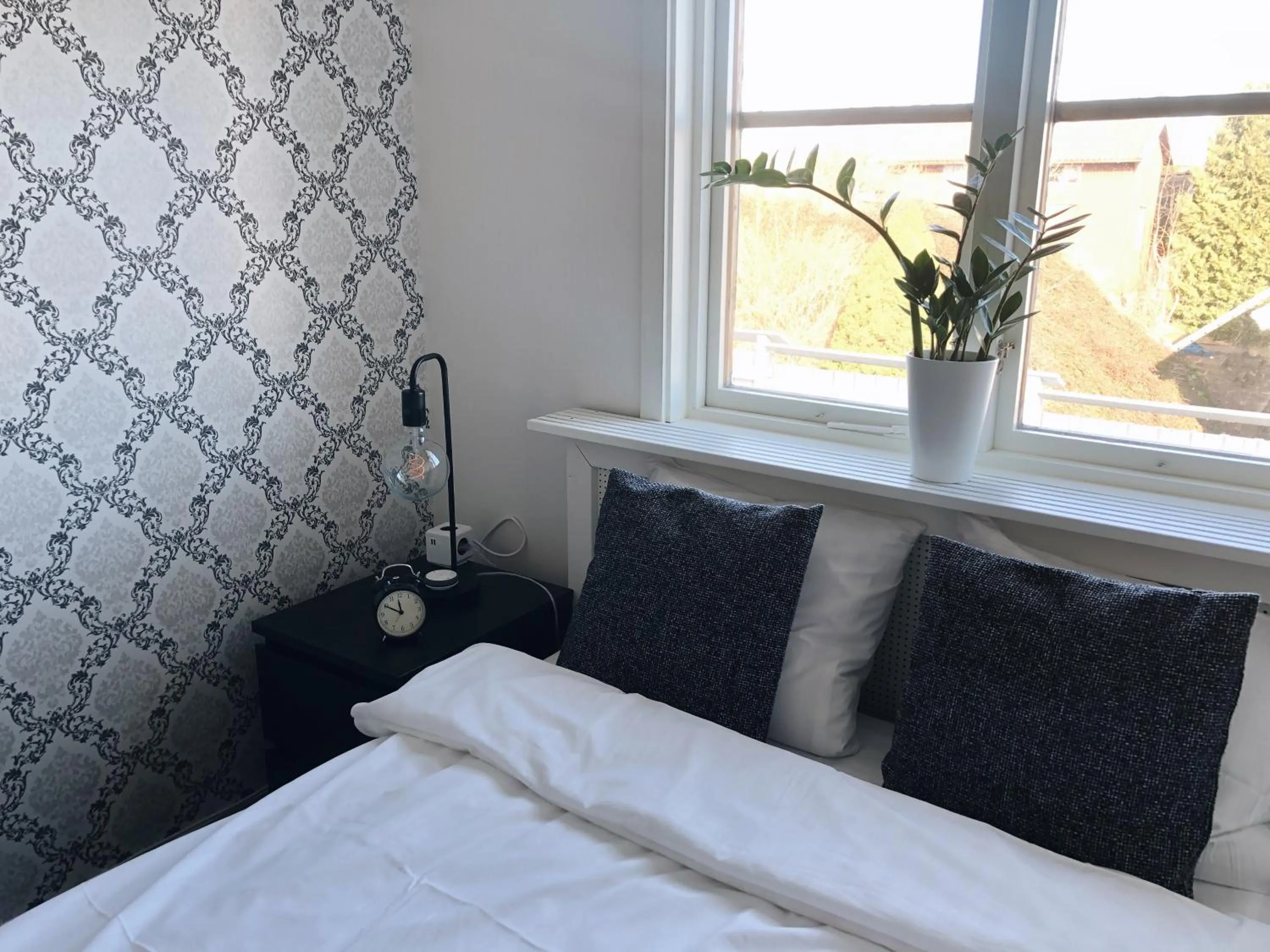 Property building, Bed in Spirans Rum och Logi