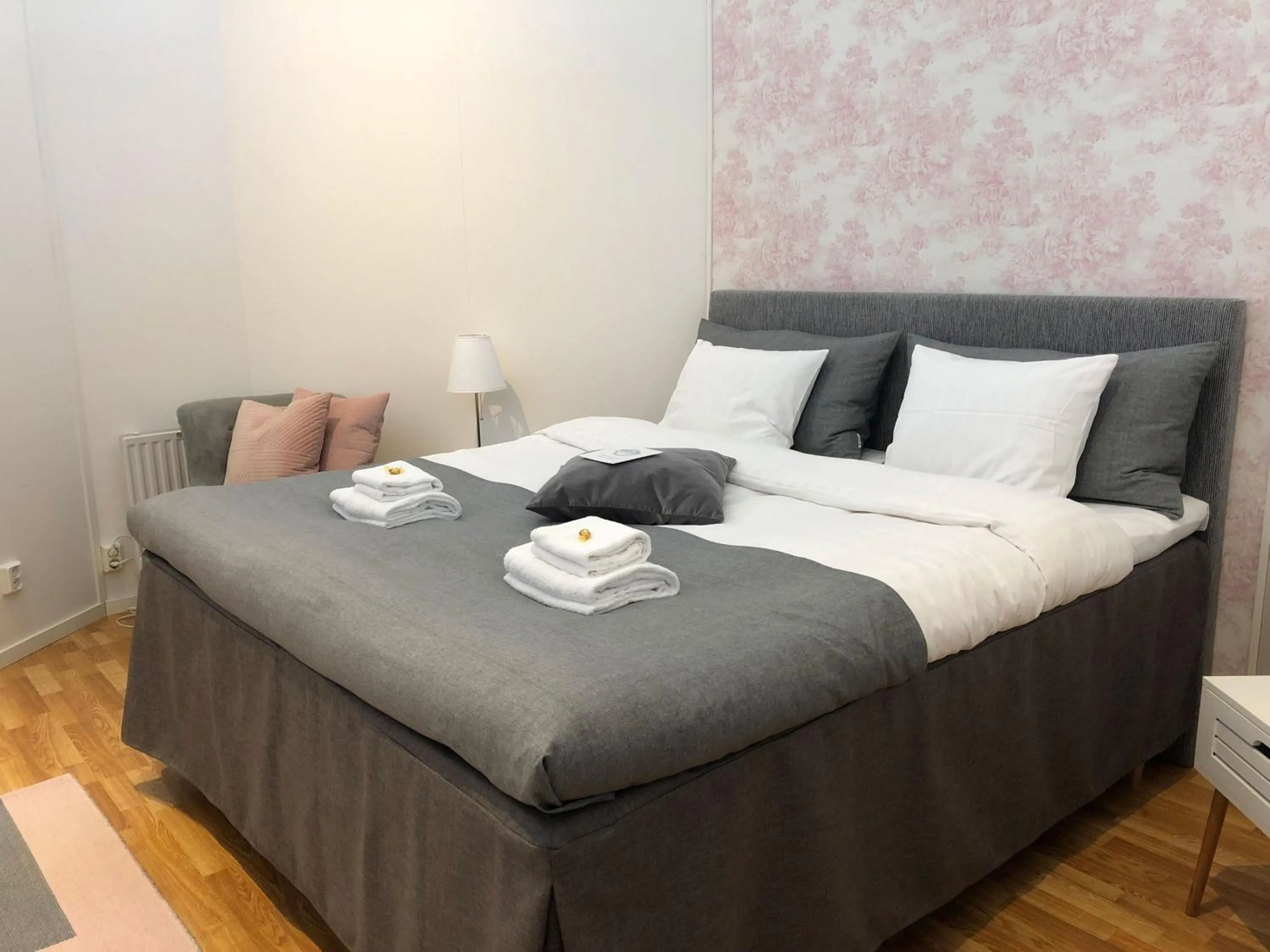 Property building, Bed in Spirans Rum och Logi