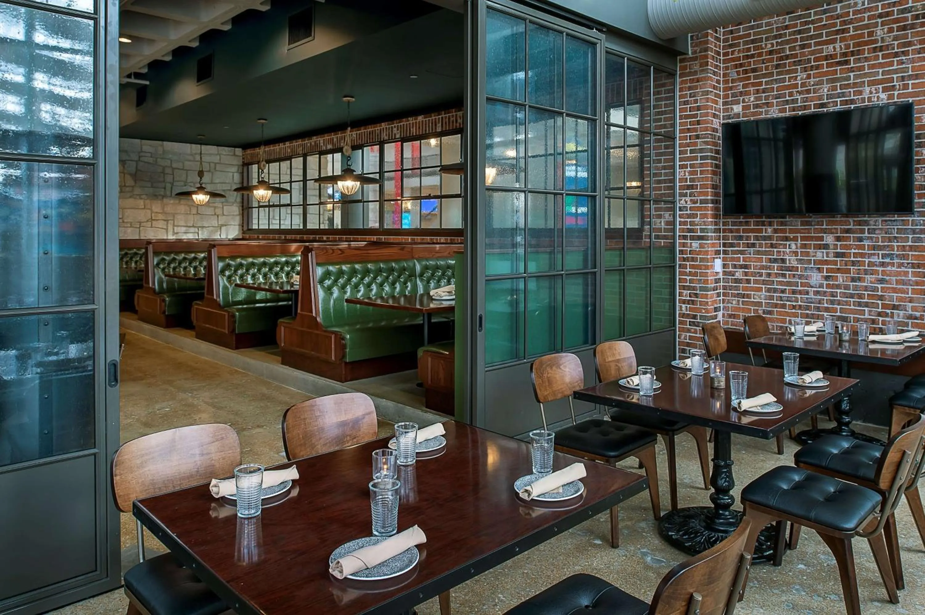 Restaurant/places to eat in St. Louis Union Station Hotel, Curio Collection by Hilton