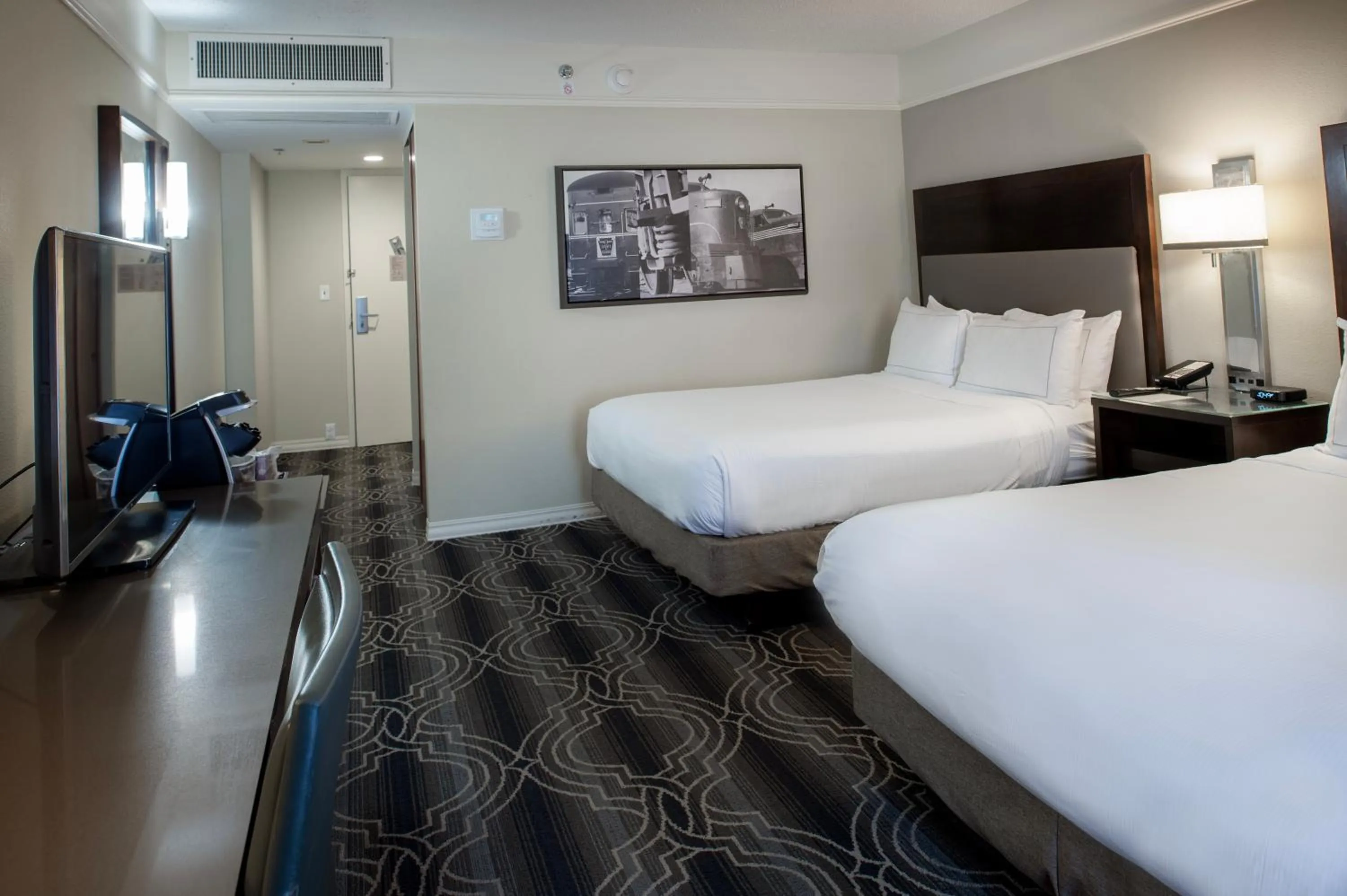 Bedroom, Bed in St. Louis Union Station Hotel, Curio Collection by Hilton