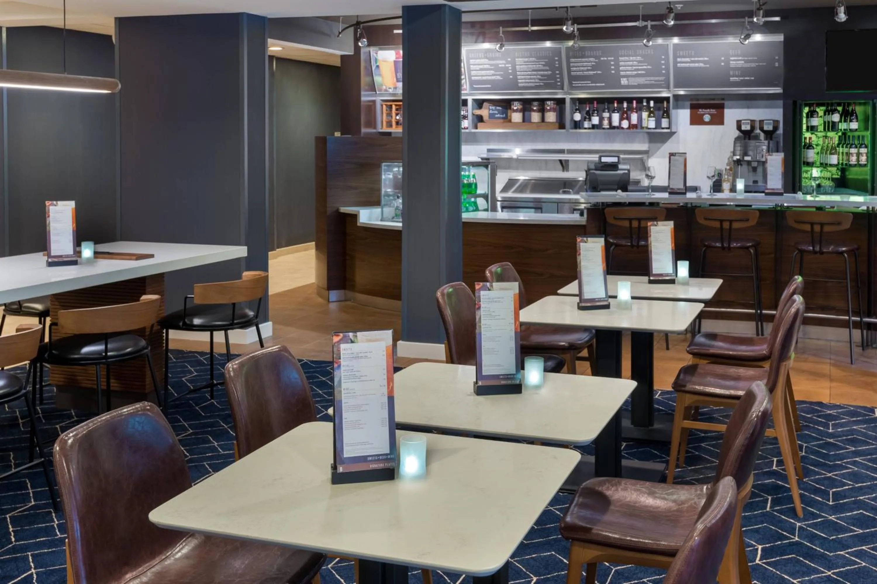 Restaurant/places to eat in Courtyard Tallahassee North/I-10 Capital Circle