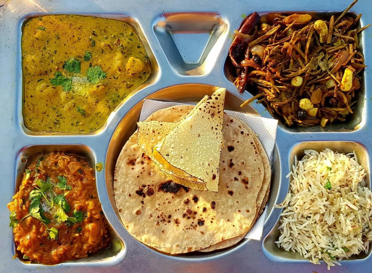 Lunch in Blue Eye Hostel