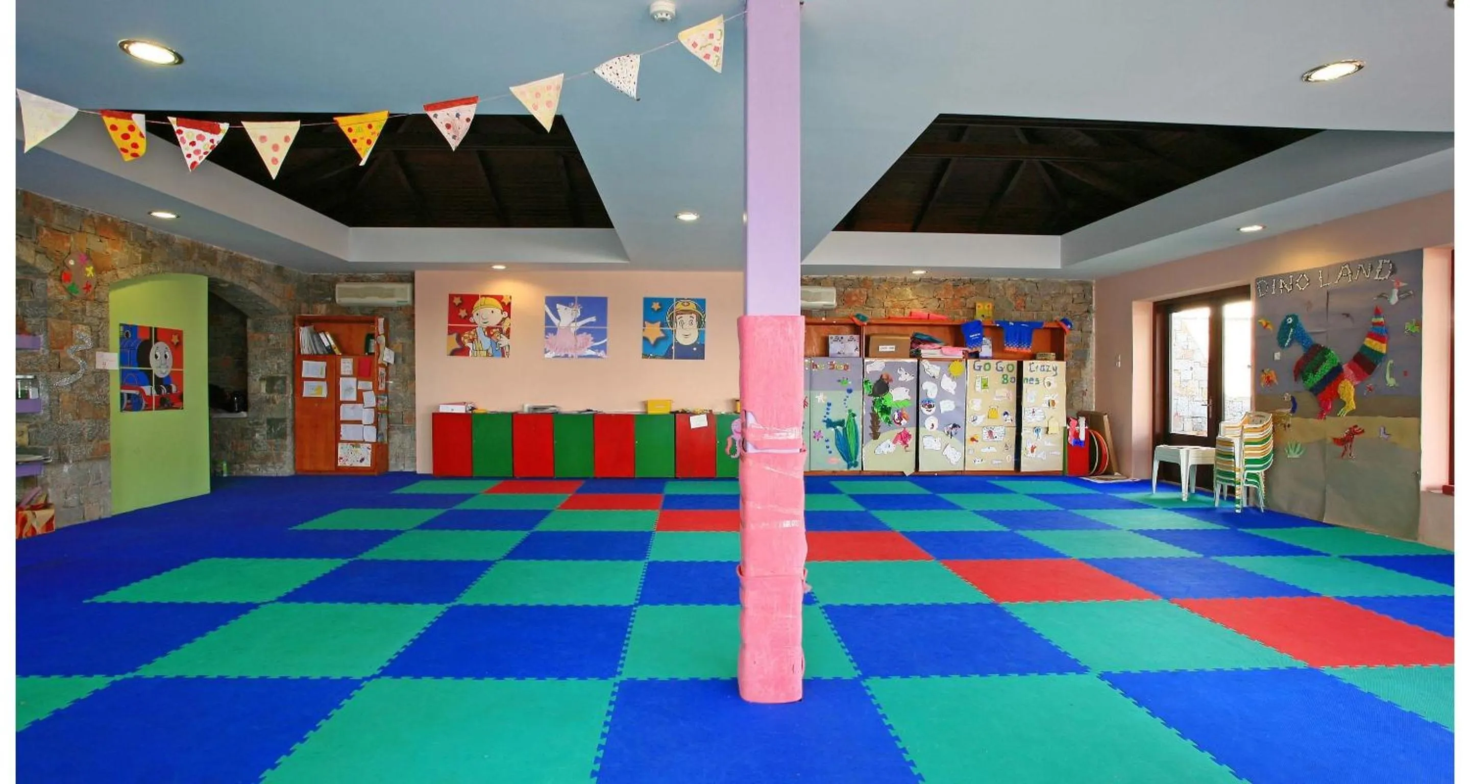 Kids's club in Petra Mare