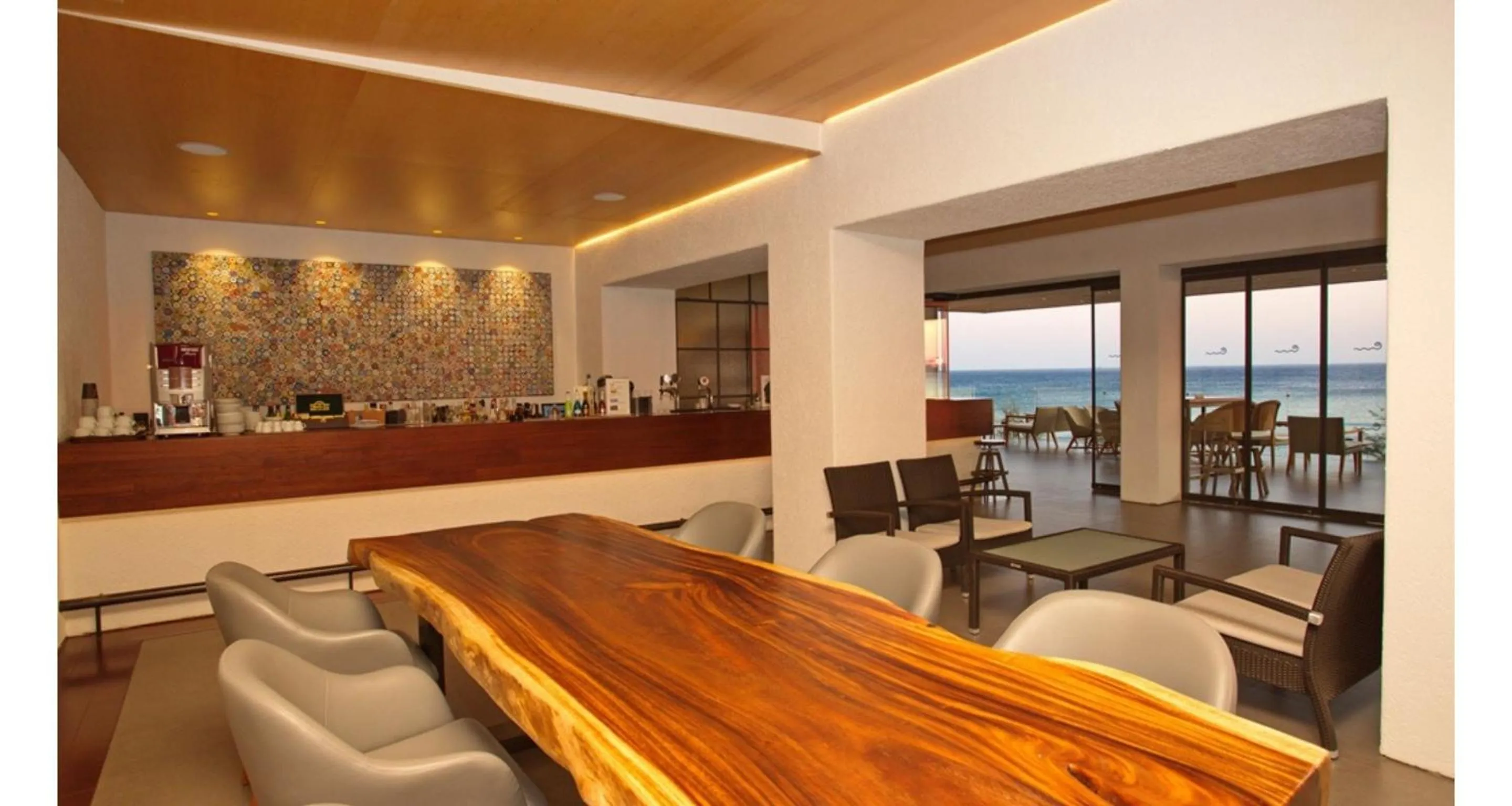 Dining area in Petra Mare