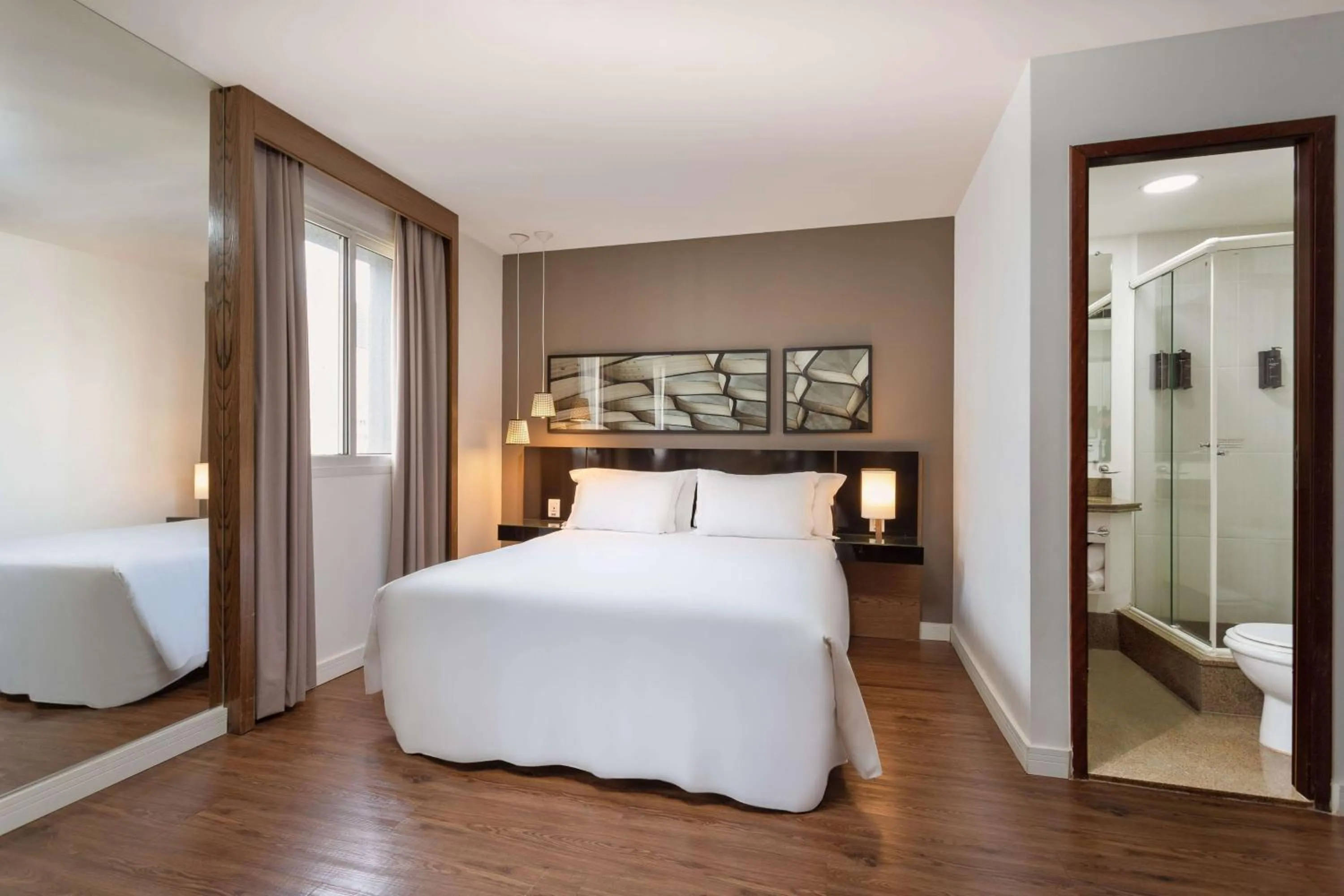 Photo of the whole room, Bed in Wyndham Sao Paulo Paulista