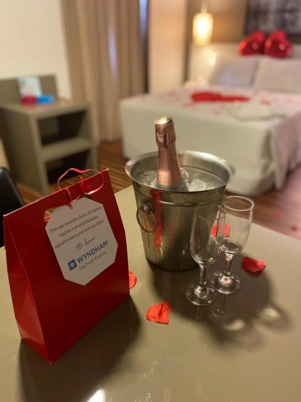 room service, Bed in Wyndham Sao Paulo Paulista