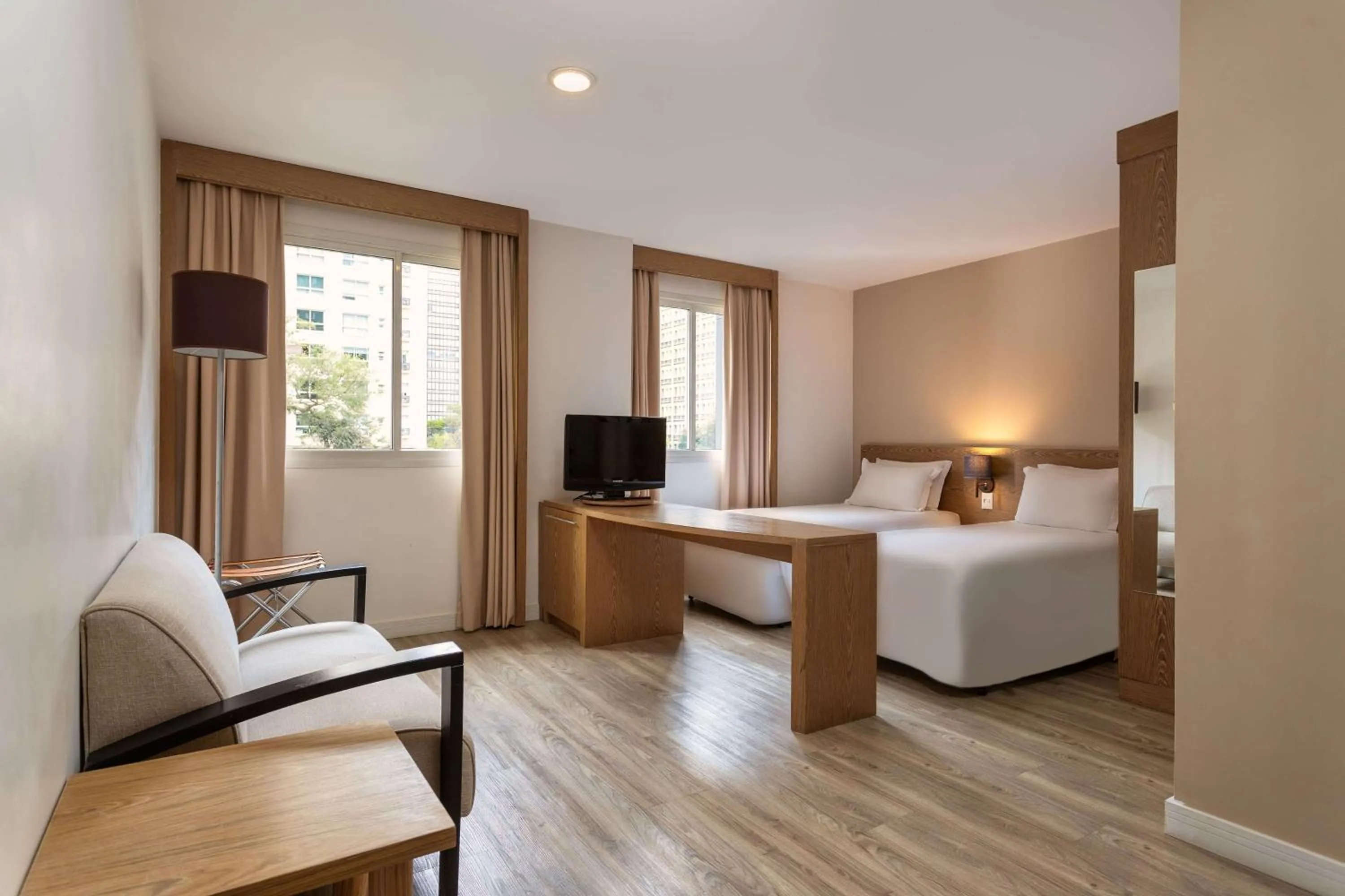 TV and multimedia, Bed in Wyndham Sao Paulo Paulista