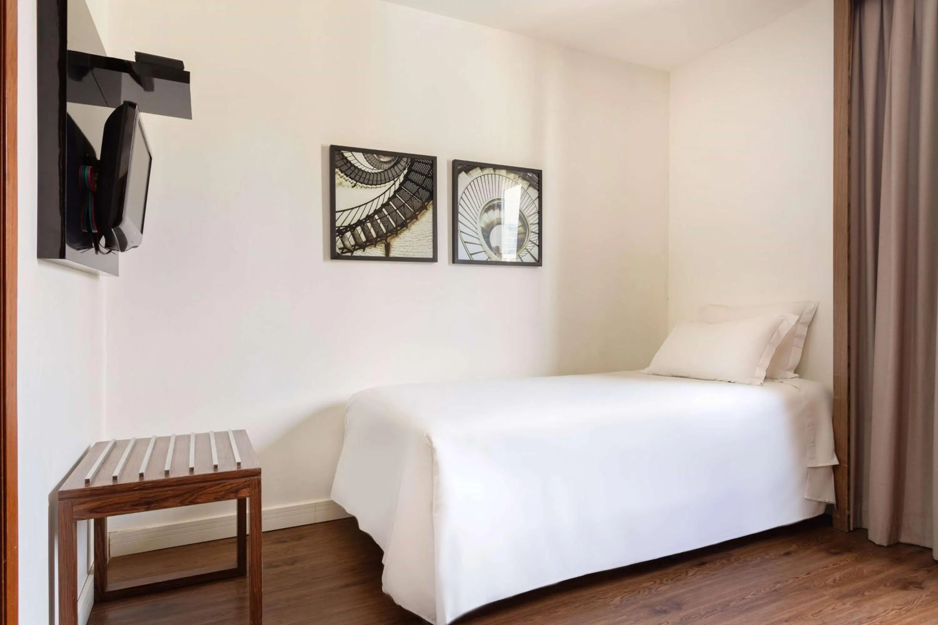 Photo of the whole room, Bed in Wyndham Sao Paulo Paulista