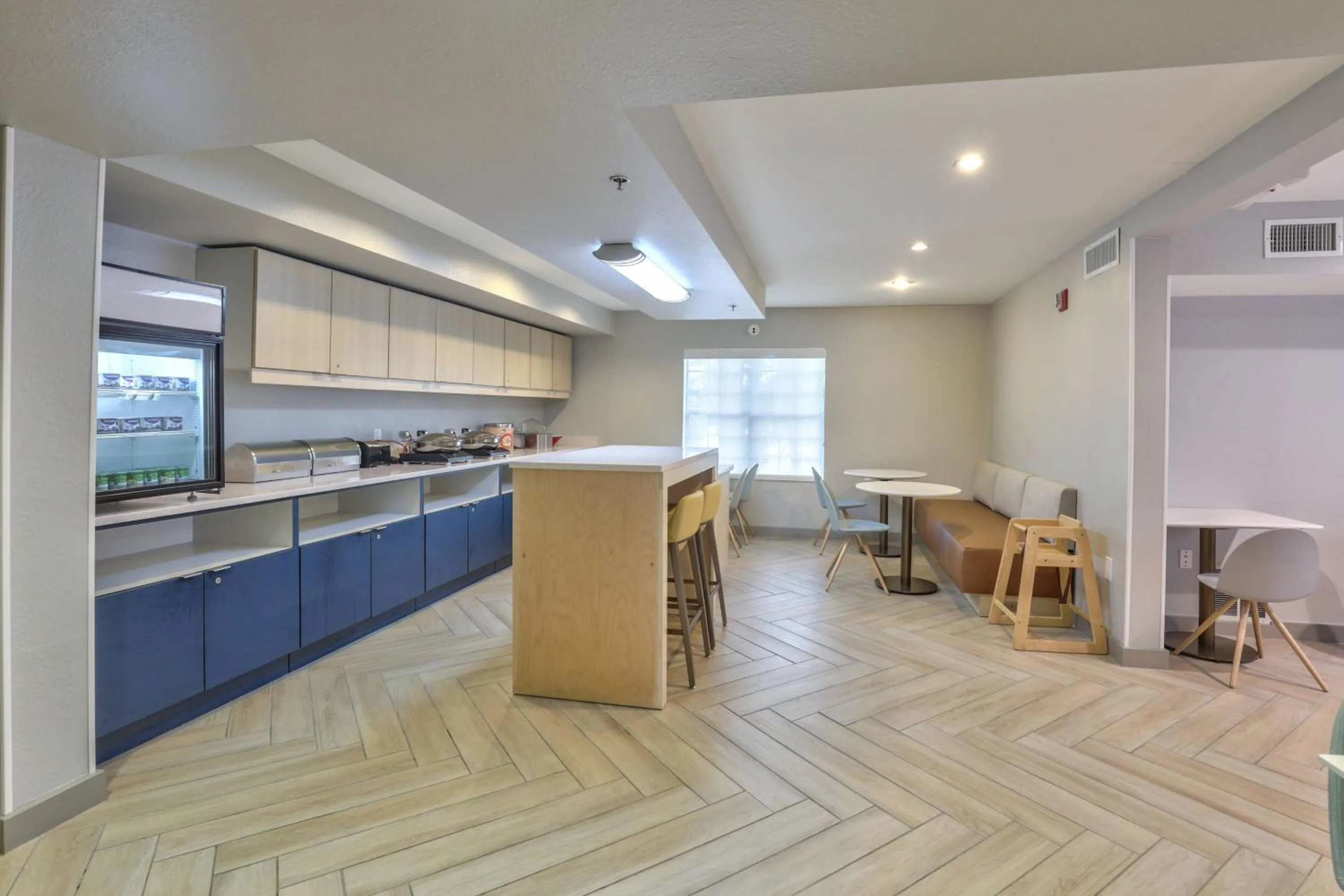 Breakfast in Alluxsuites at 1876, an Ascend Collection Hotel