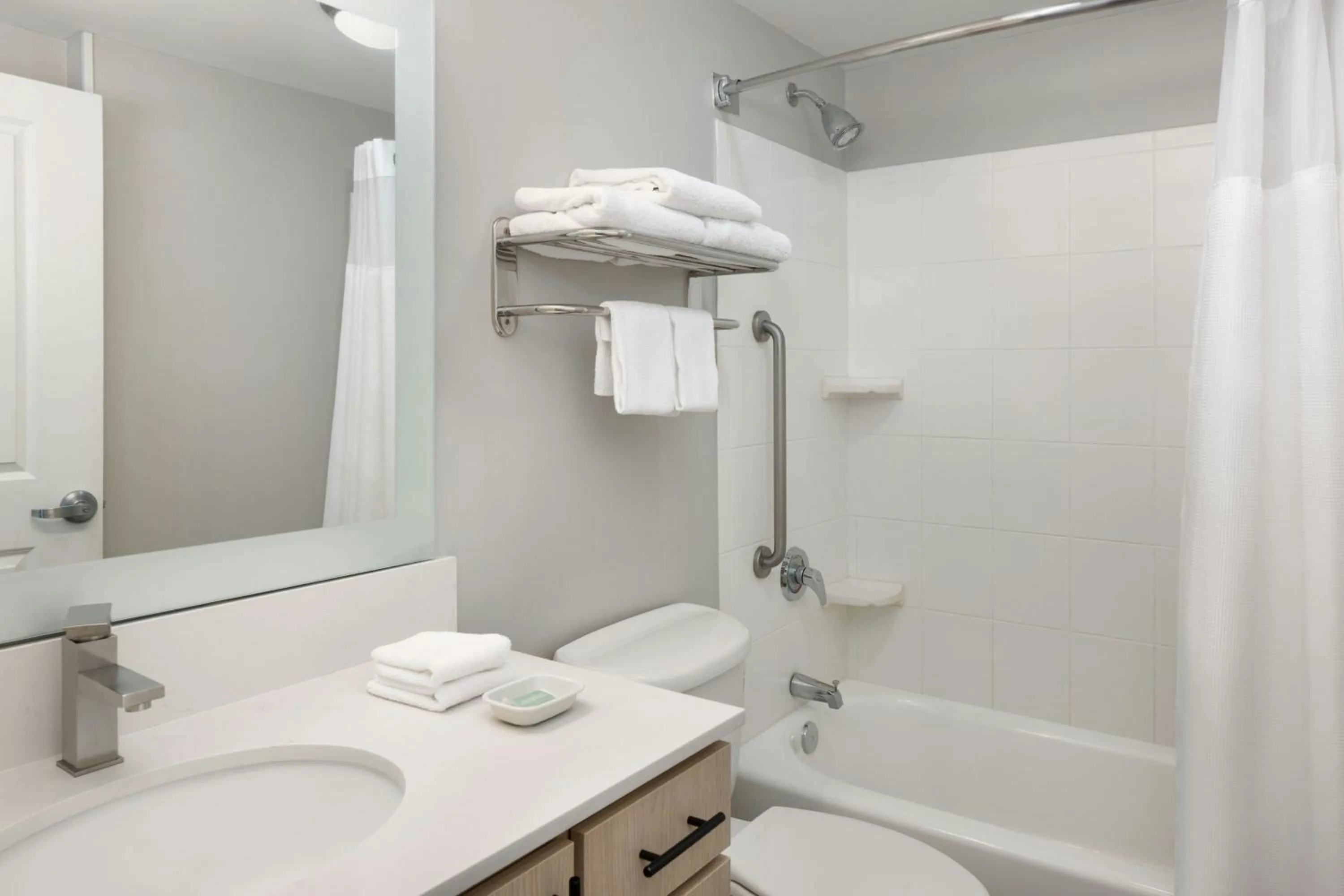 Bathroom in TownePlace Suites Tampa Westshore/Airport