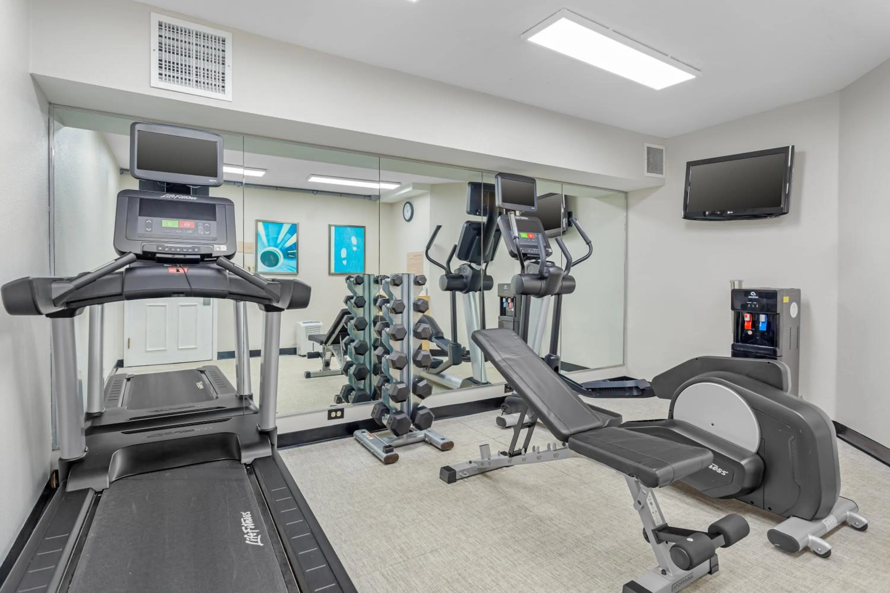 Fitness centre/facilities in MainStay Suites Tampa Moffitt-USF