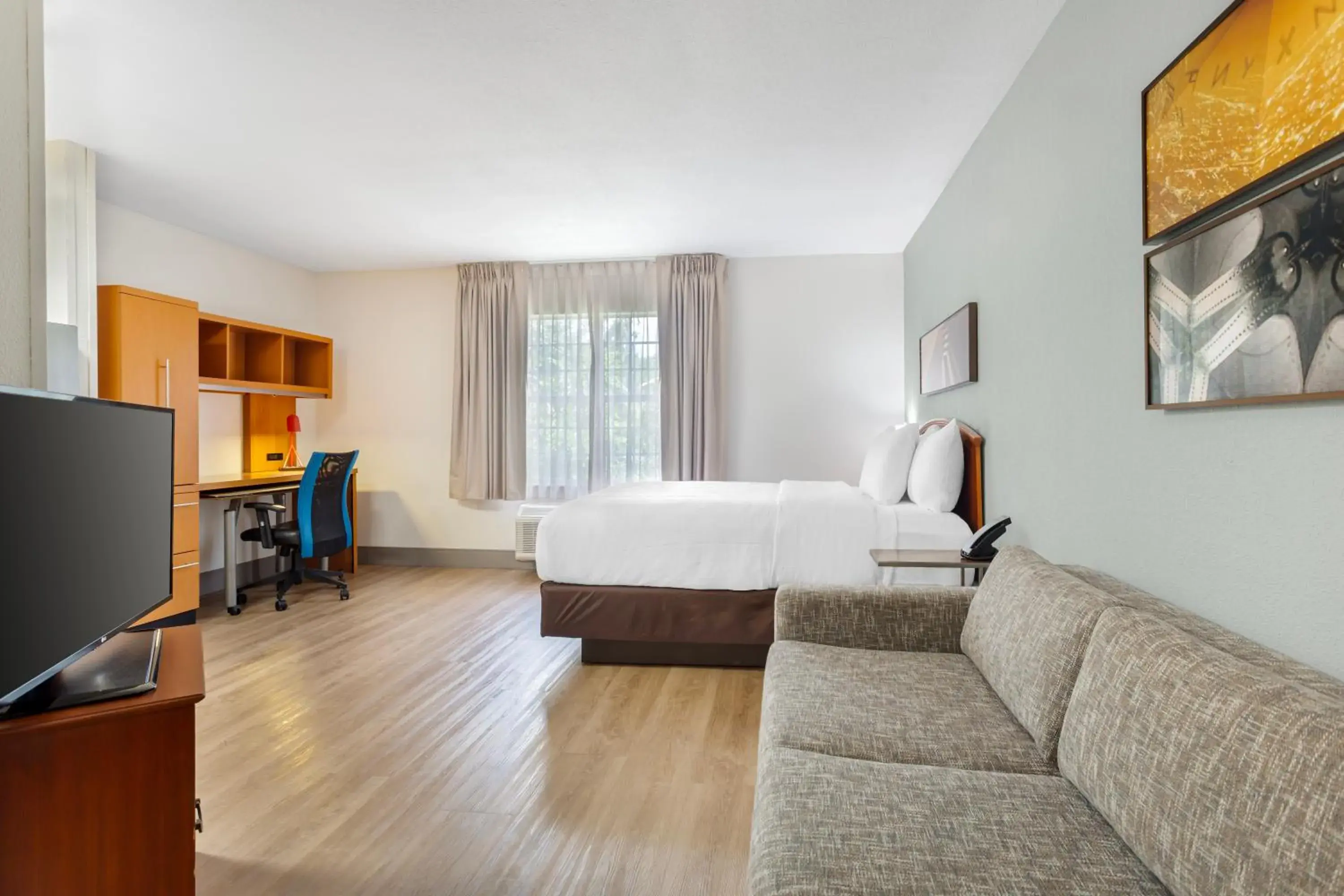 Queen Room - Non Smoking in MainStay Suites Tampa Moffitt-USF Queen Room - Non Smoking in MainStay Suites Tampa Moffitt-USF