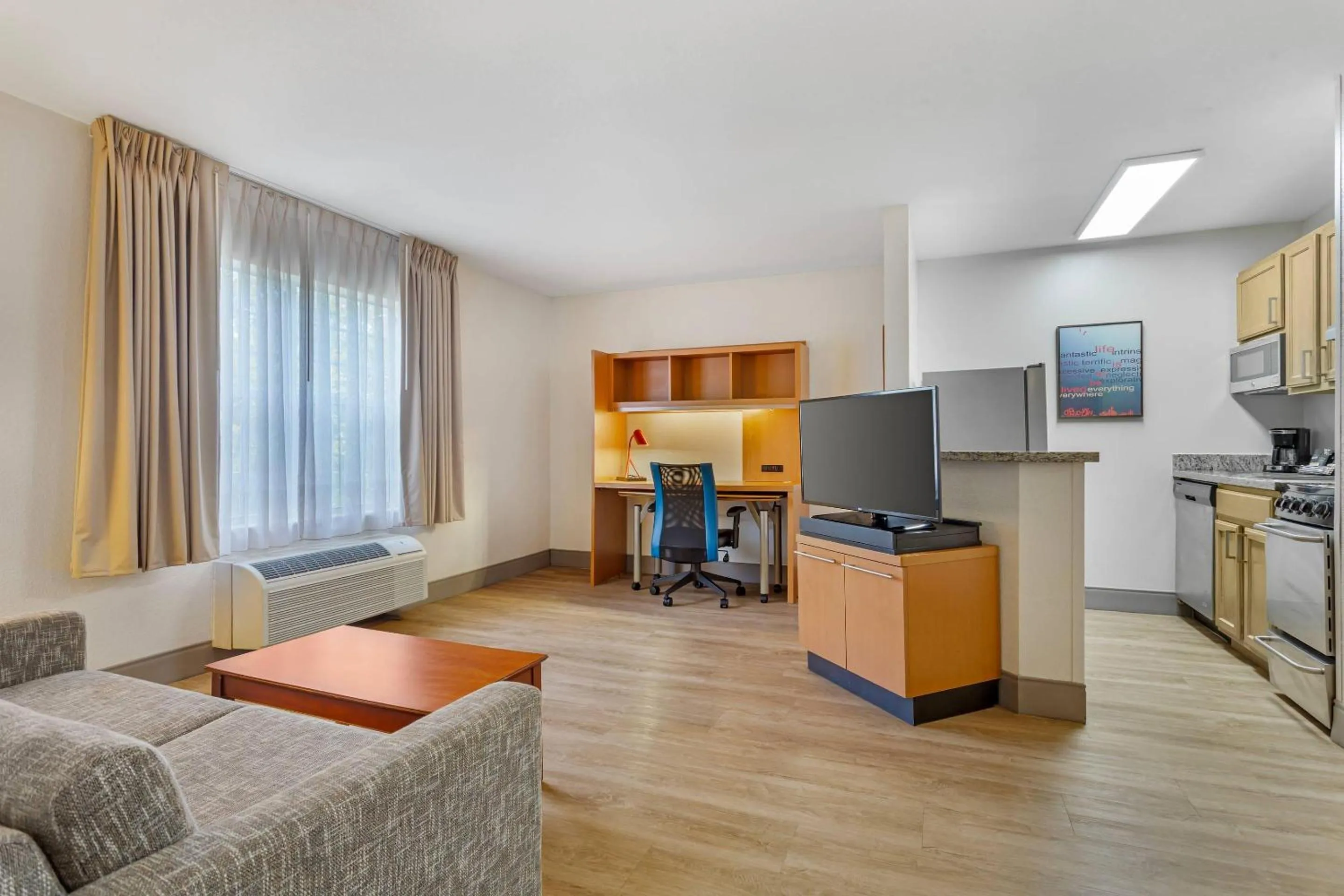 Bedroom in MainStay Suites Tampa Moffitt-USF