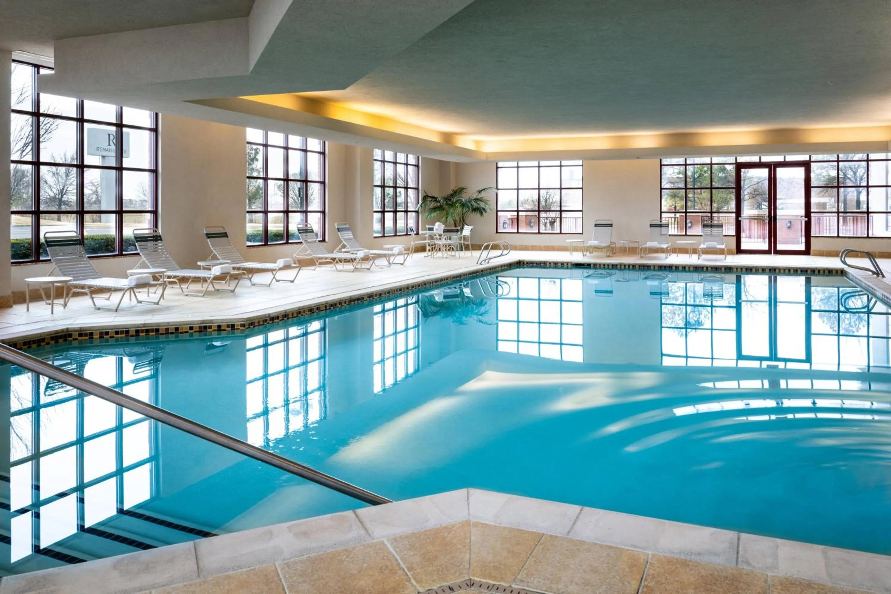 Swimming pool in Renaissance Tulsa Hotel & Convention Center