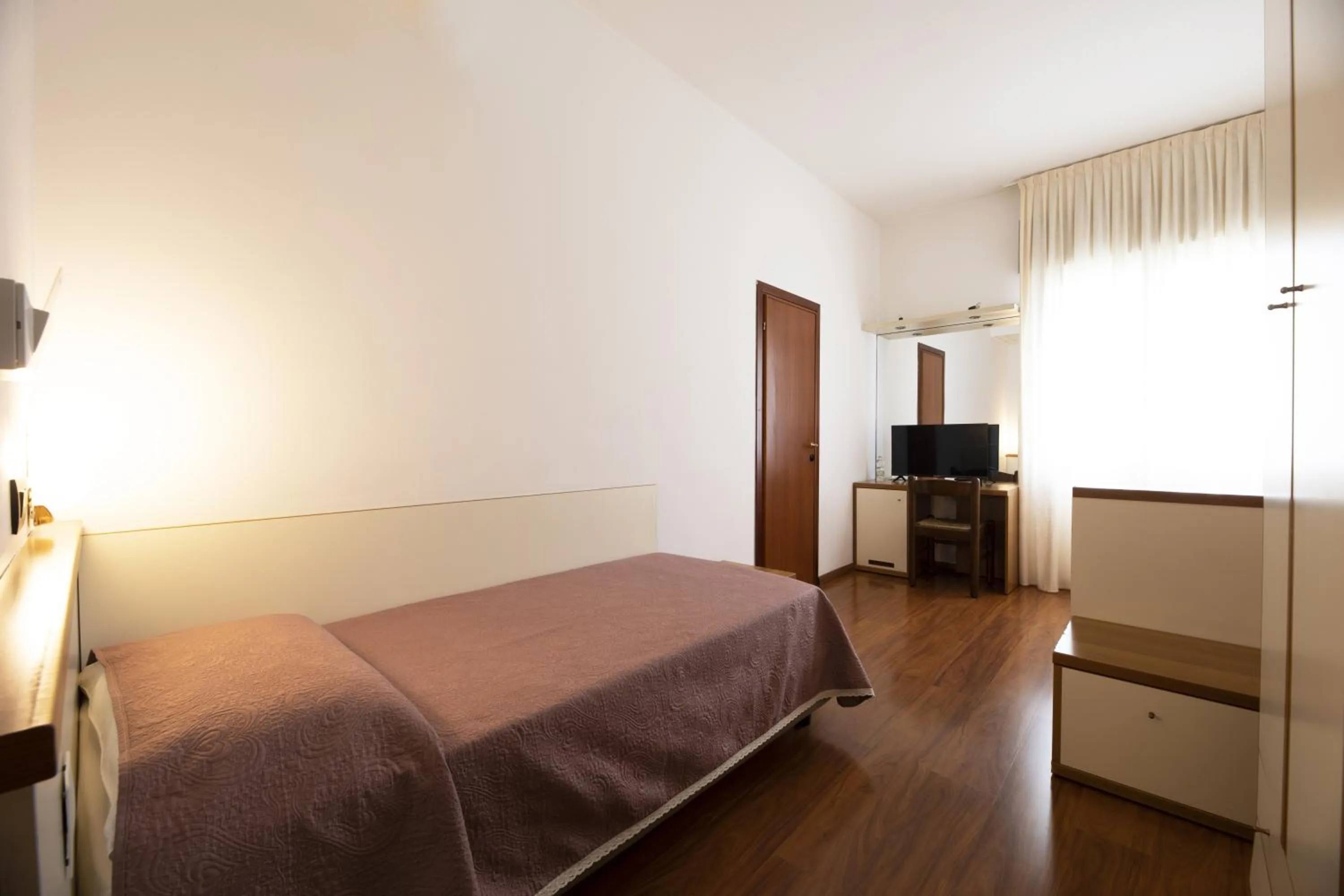 Bedroom, Bed in Hotel Vienna