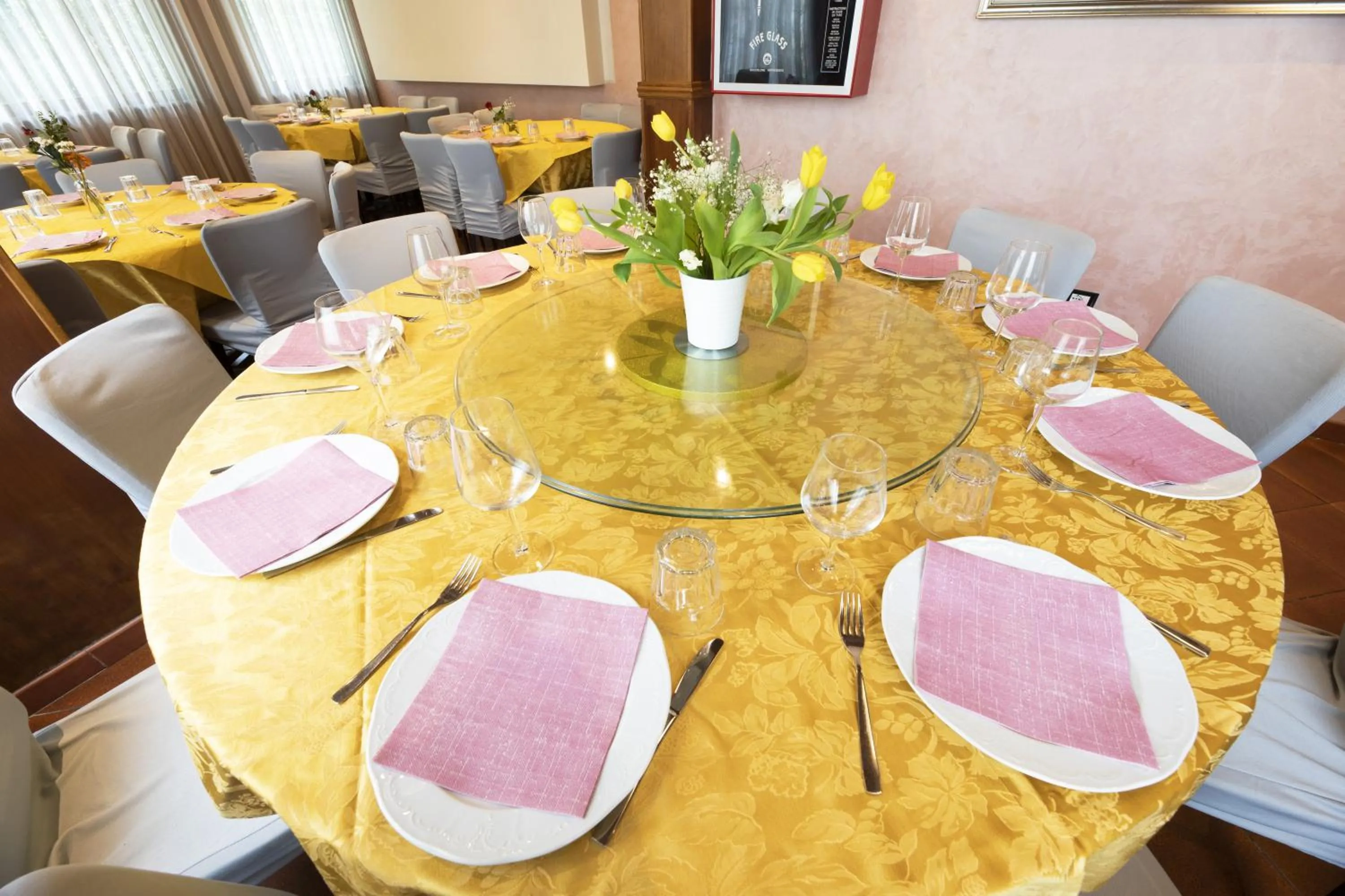 Restaurant/places to eat in Hotel Vienna