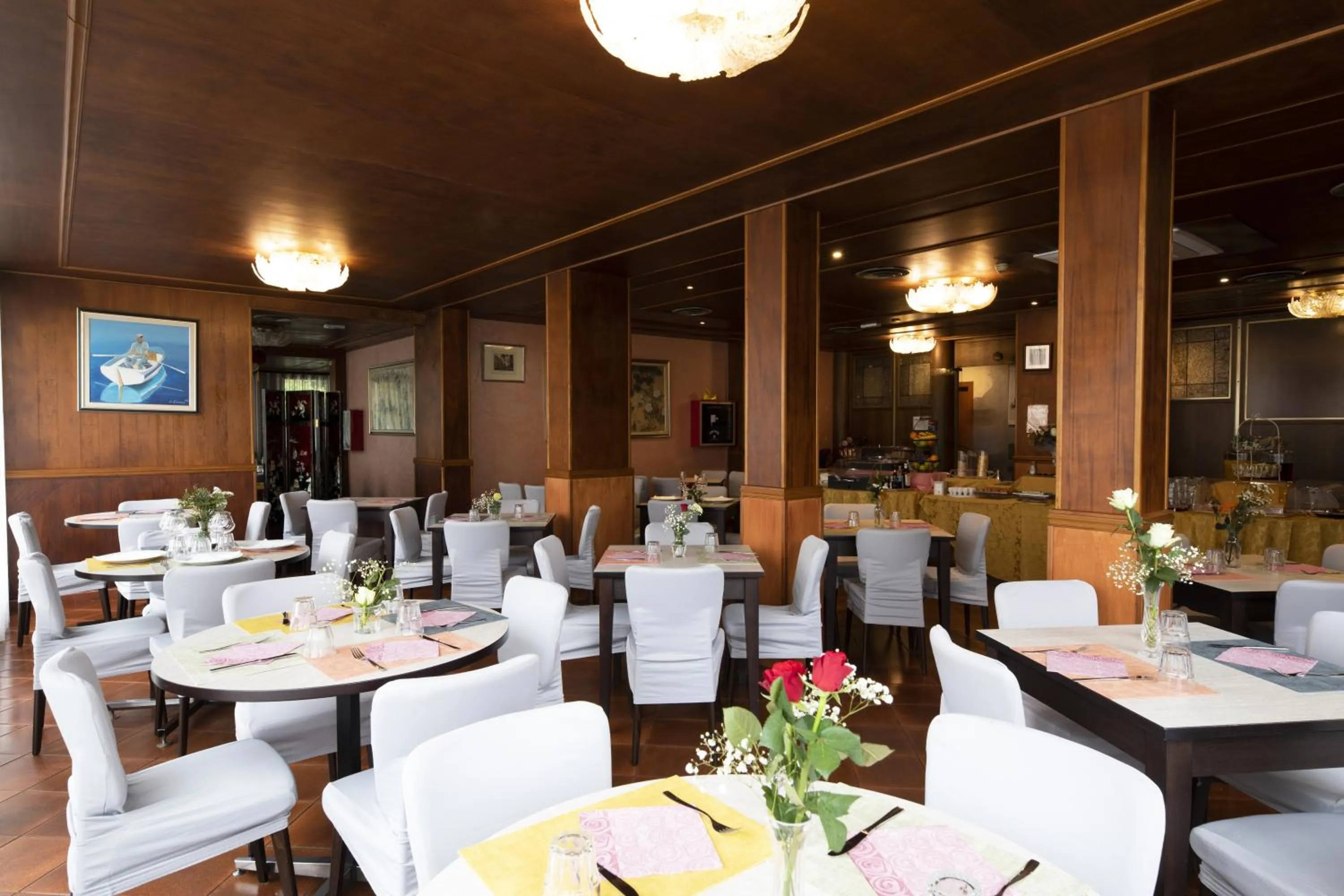 Restaurant/places to eat in Hotel Vienna