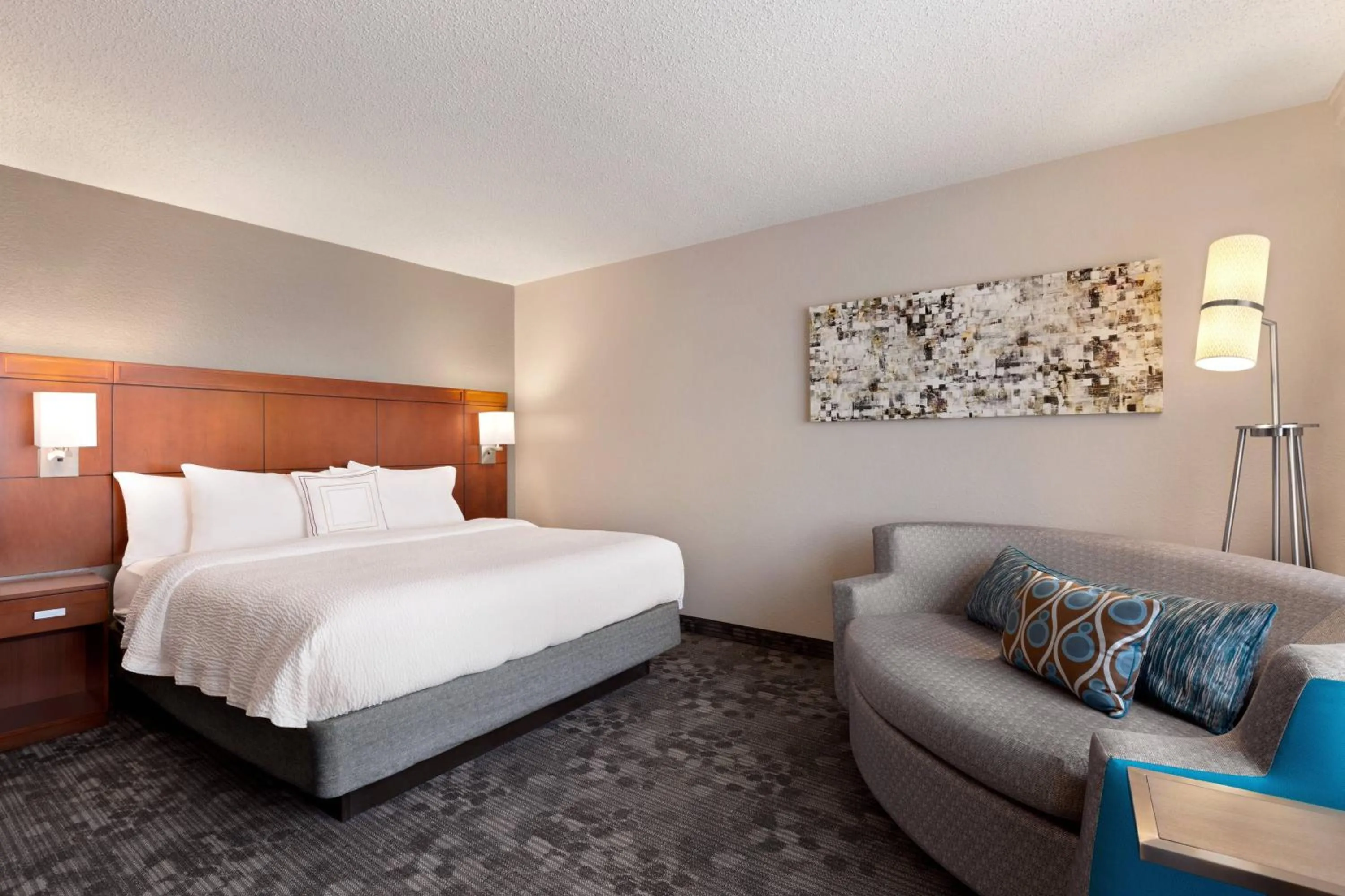 Photo of the whole room, Bed in Courtyard by Marriott Tulsa Central