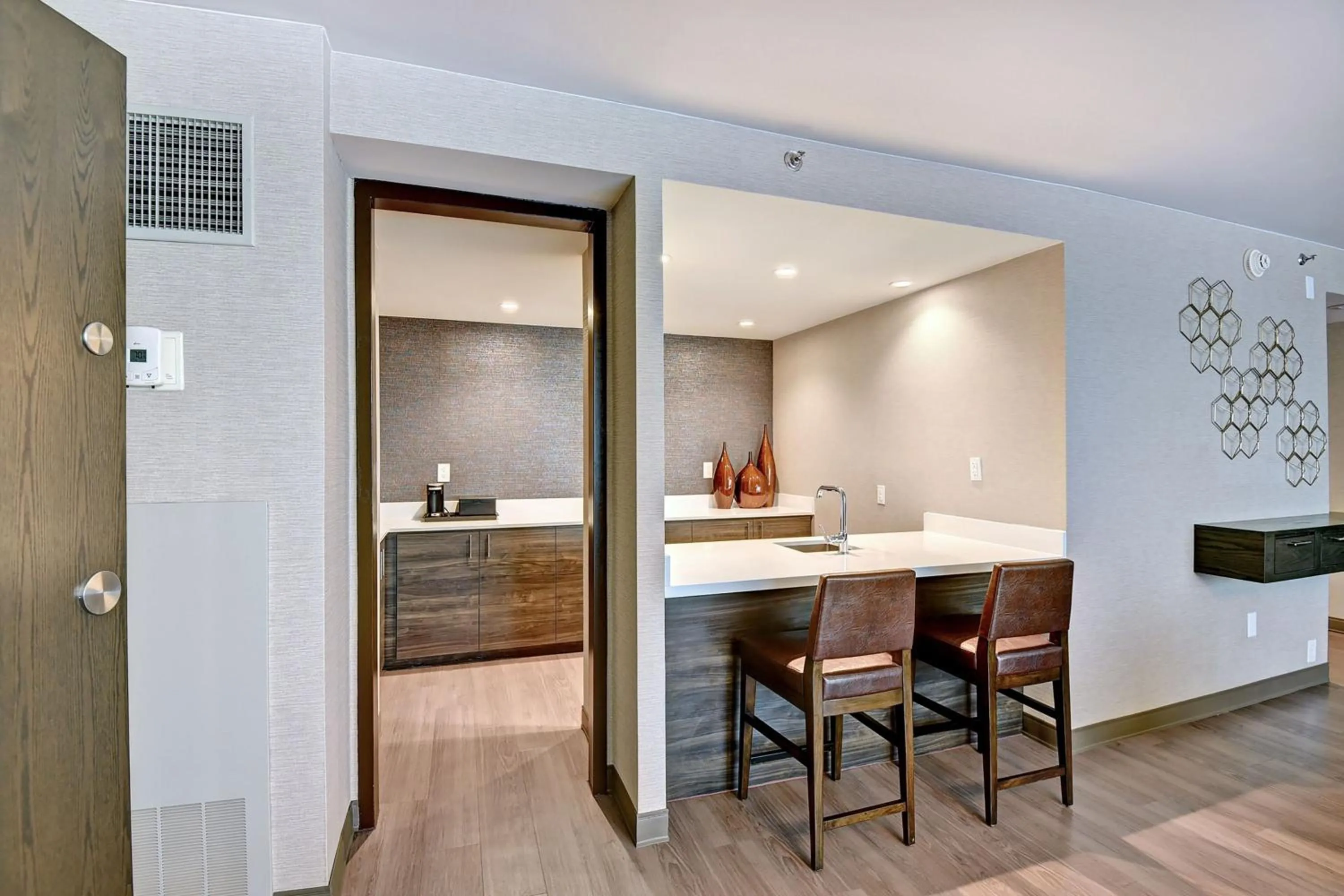 Photo of the whole room in Tulsa Marriott Southern Hills