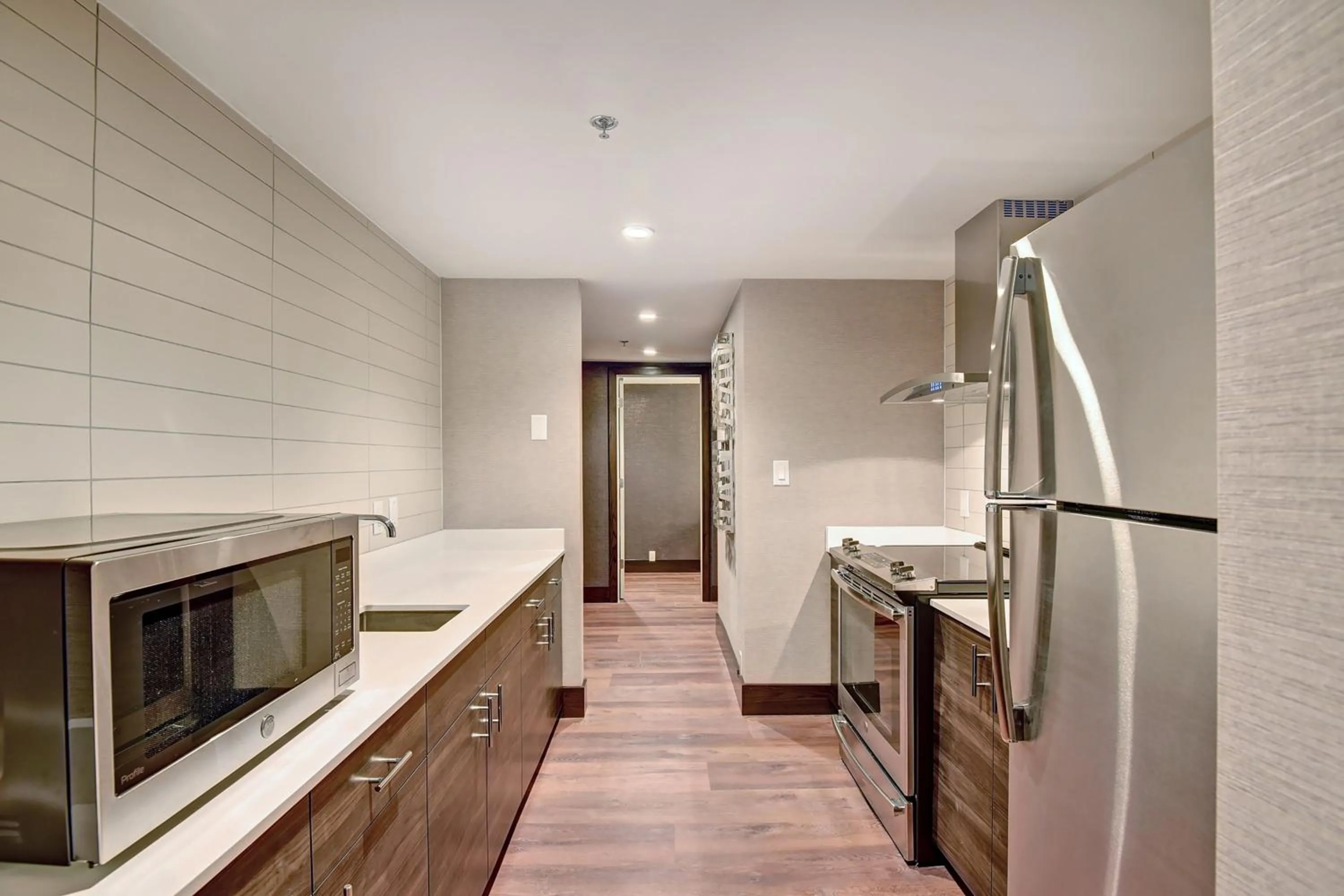 Kitchen or kitchenette in Tulsa Marriott Southern Hills