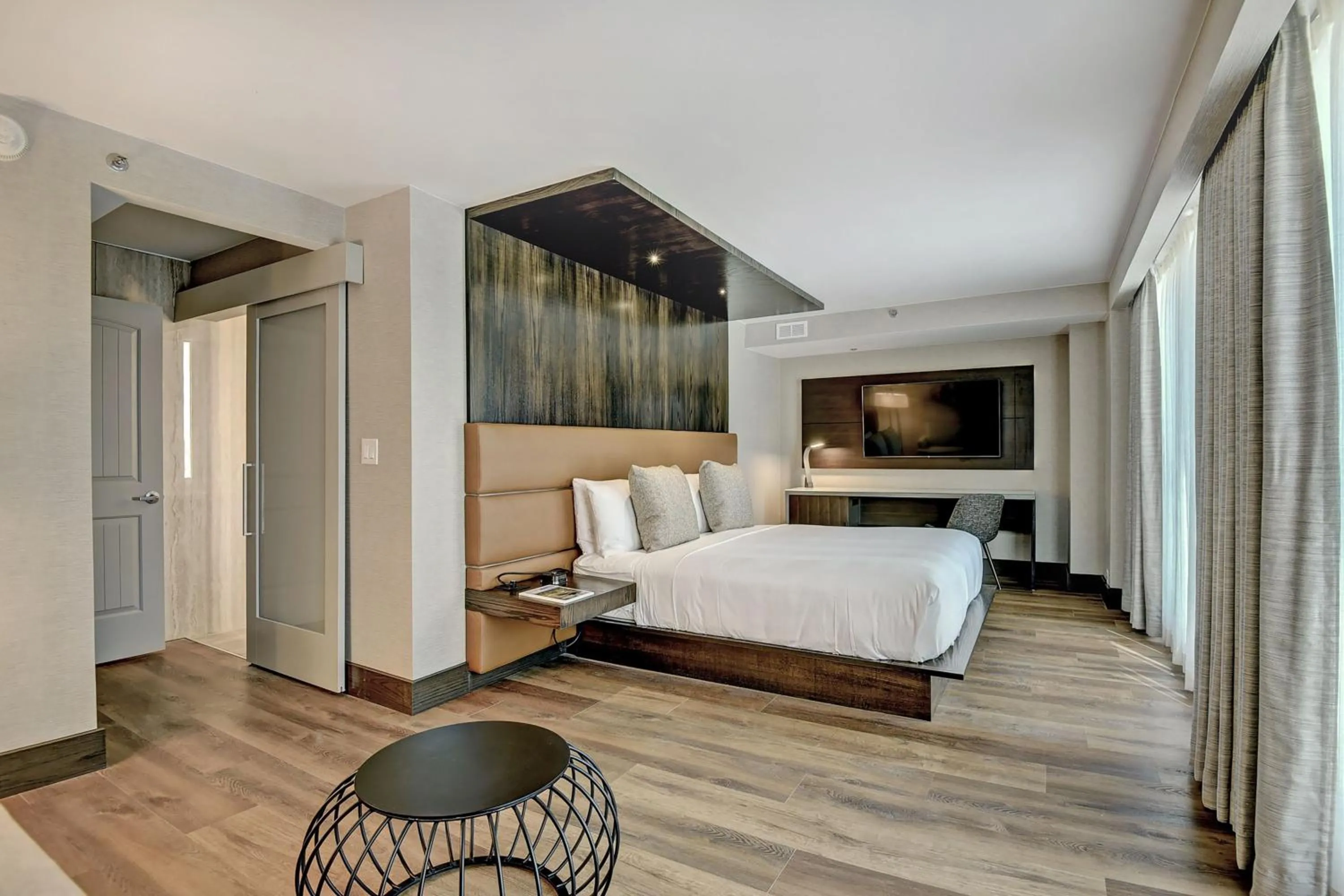 Bedroom, Bed in Tulsa Marriott Southern Hills