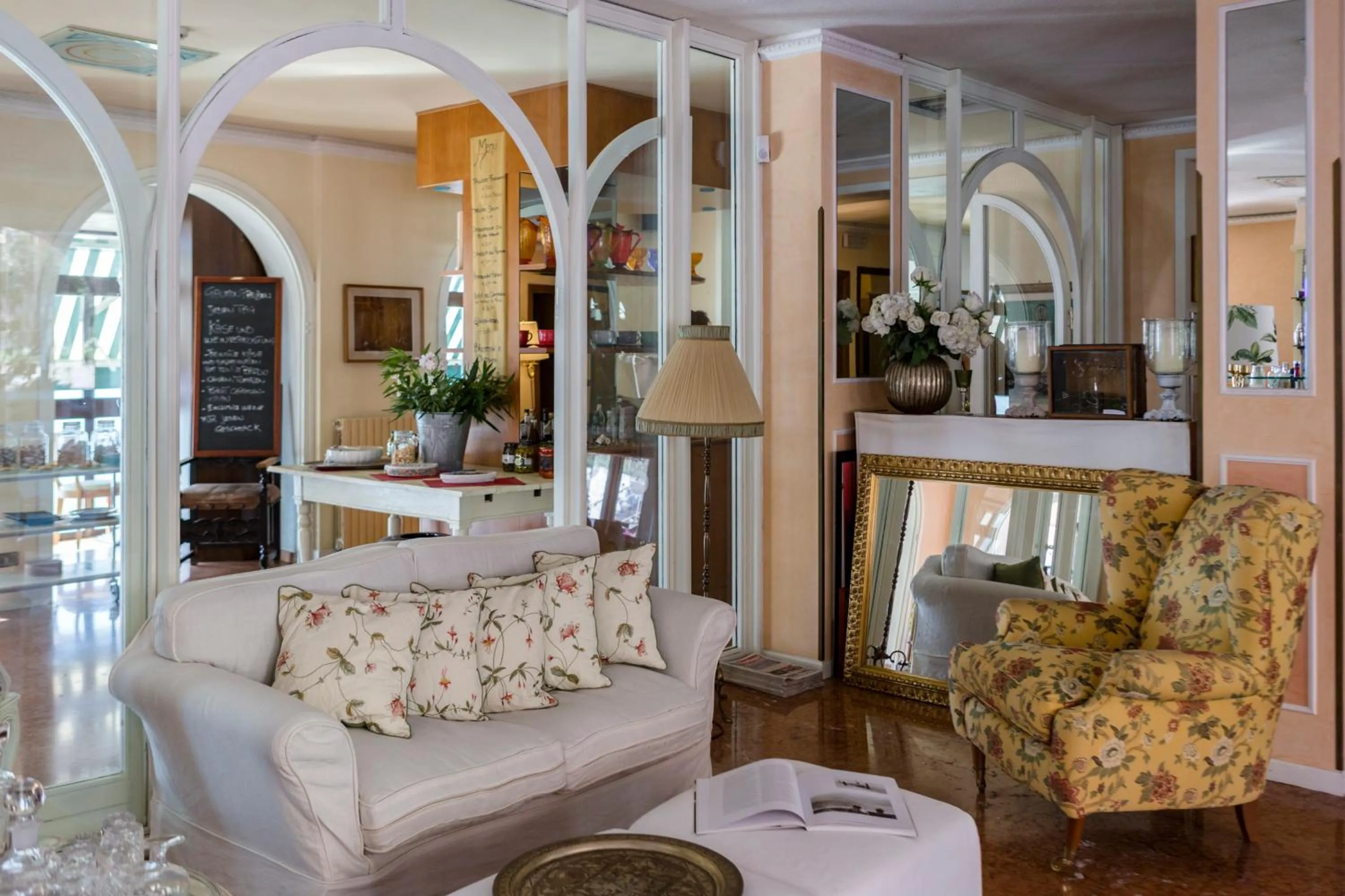 Lobby or reception in La Caletta Hotel Bolognese