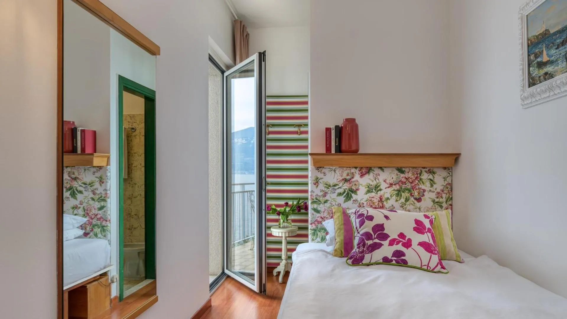 Balcony/Terrace, Bed in La Caletta Hotel Bolognese