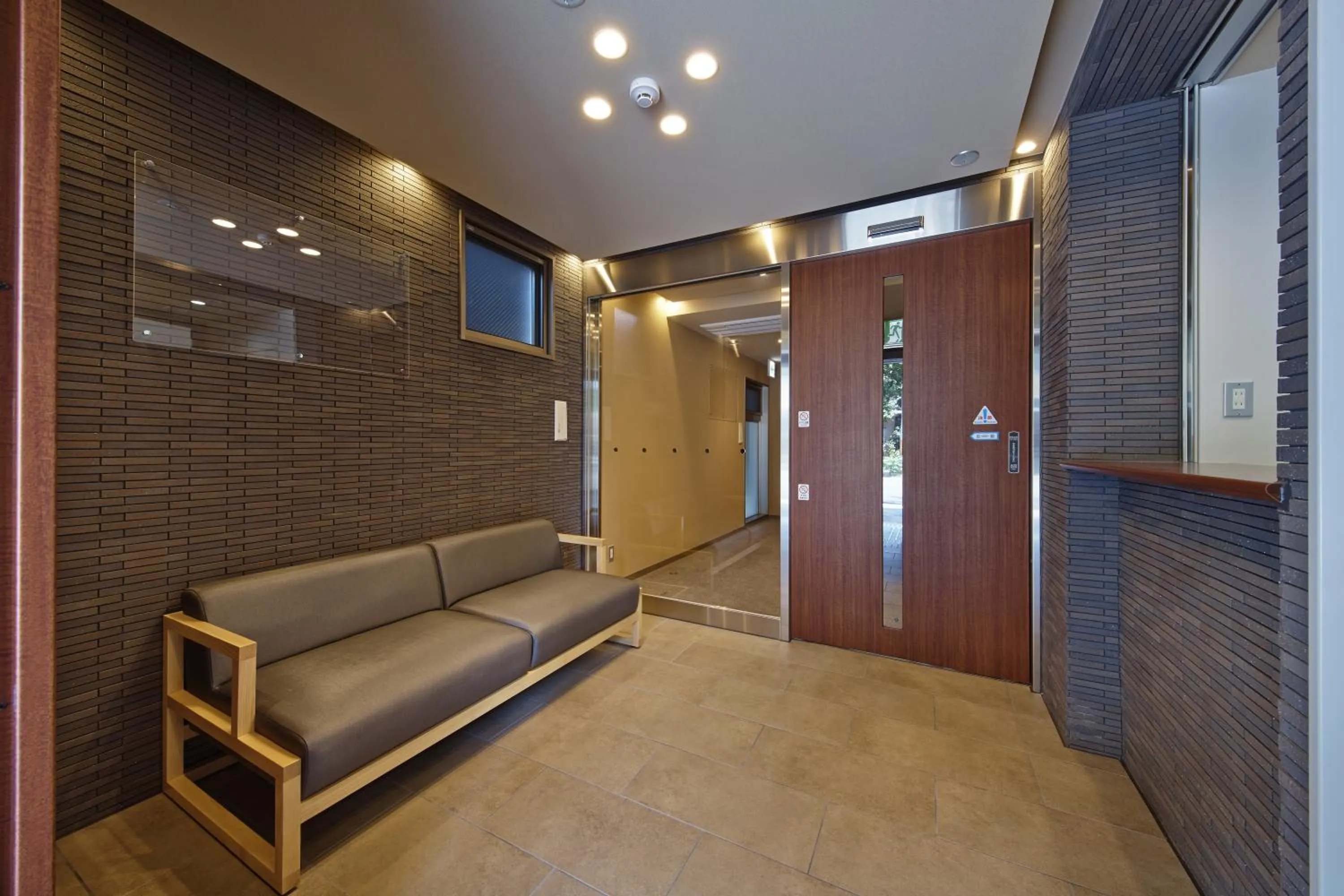 Lobby or reception in Number 6 Nijo